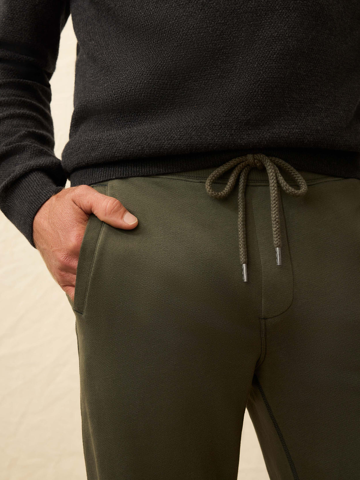 FA25-FAHERTY-Mens-MBF2427-FEV-HighStandardFleeceSweatpant-FallEvergreen_OM_DETAIL1_1_Web.jpg