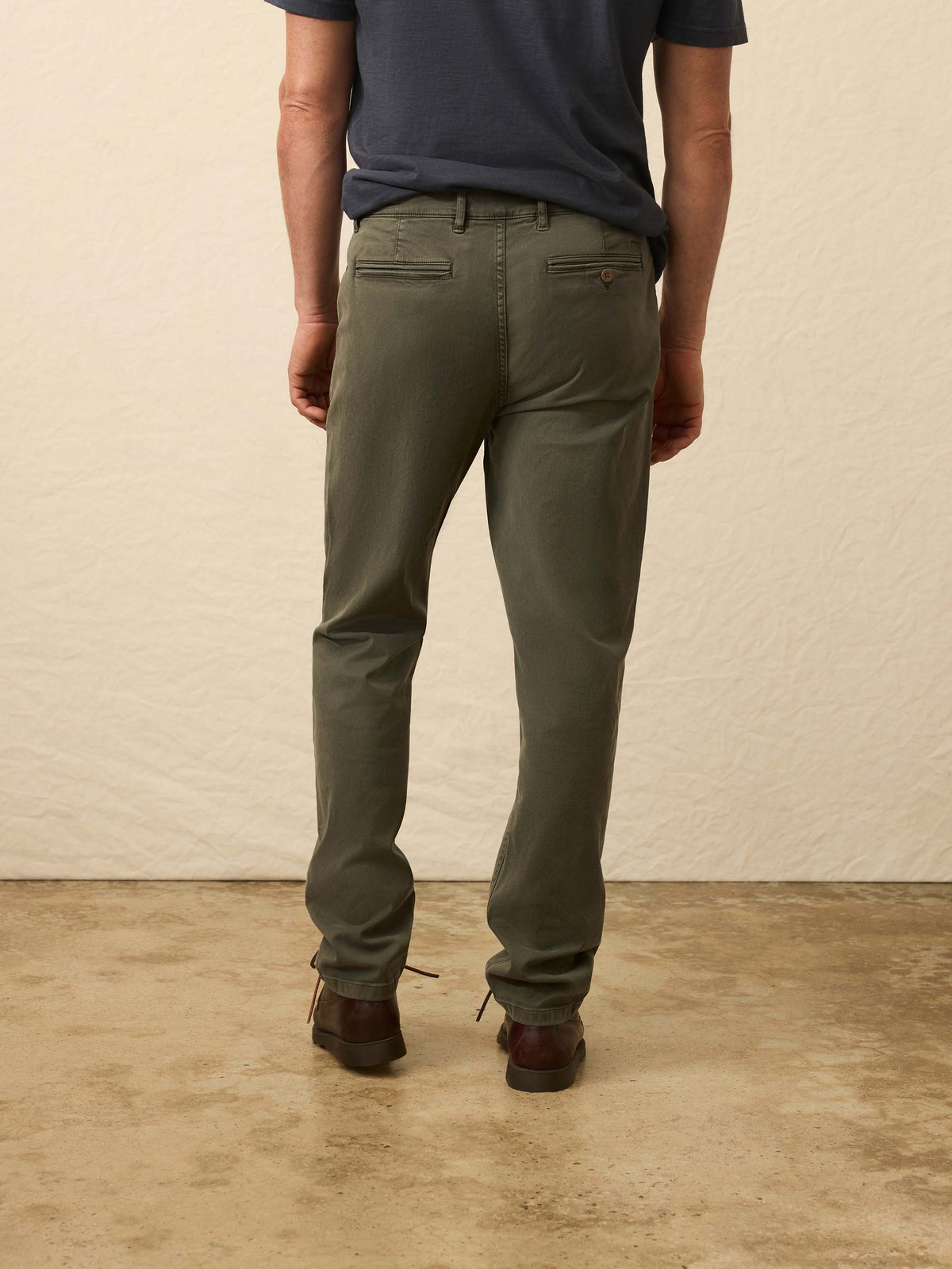 FA25-FAHERTY-Mens-MBF2432-FEV-CoastlineChino-FallEvergreen-X_BACK_OM_WS_1.jpg