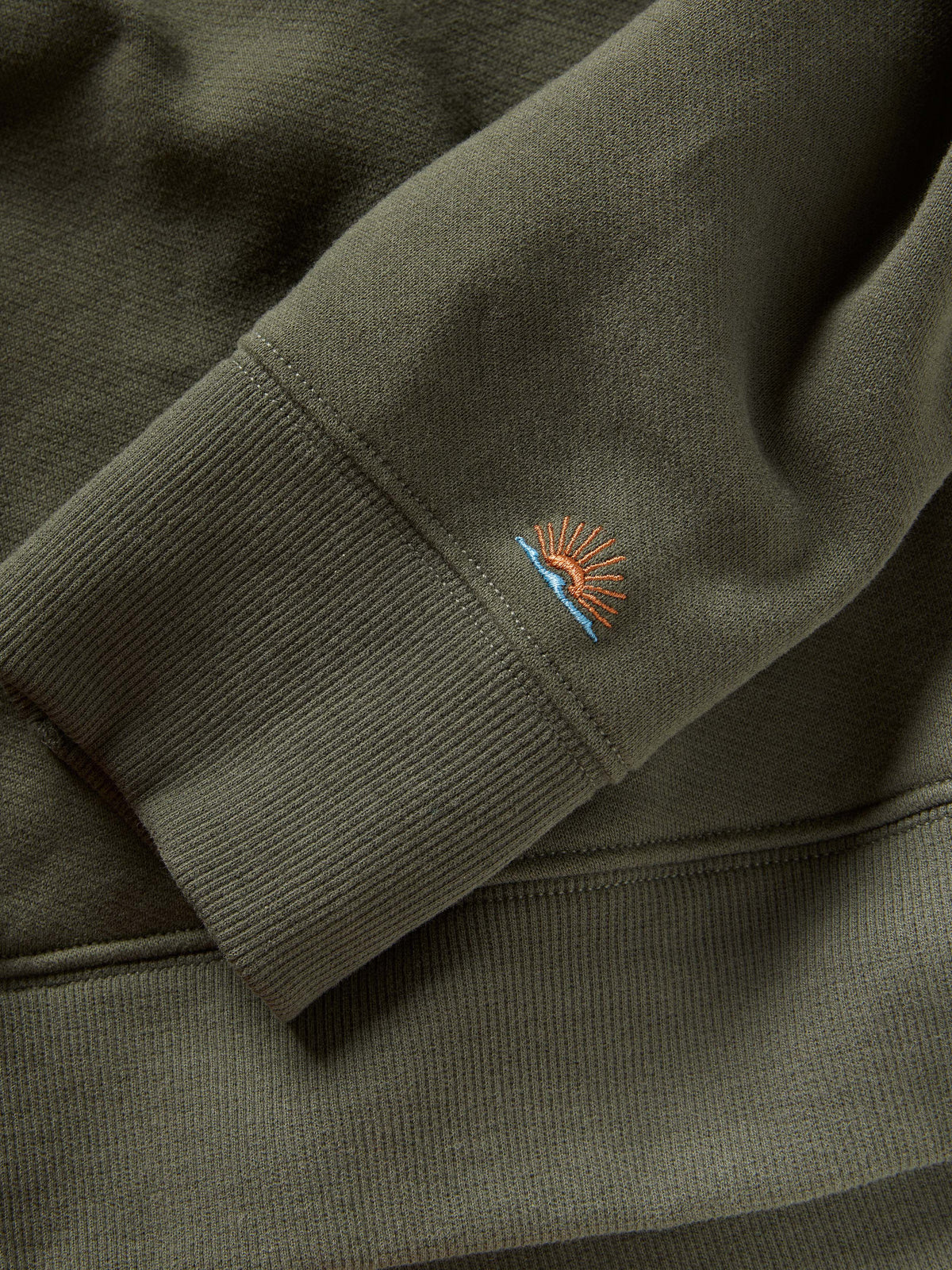 FA25-FAHERTY-Mens-MQF2413-FEV-LAYDOWN-HighStandardFleeceHoodie-FallEvergreen_DETAIL_1_Web.jpg