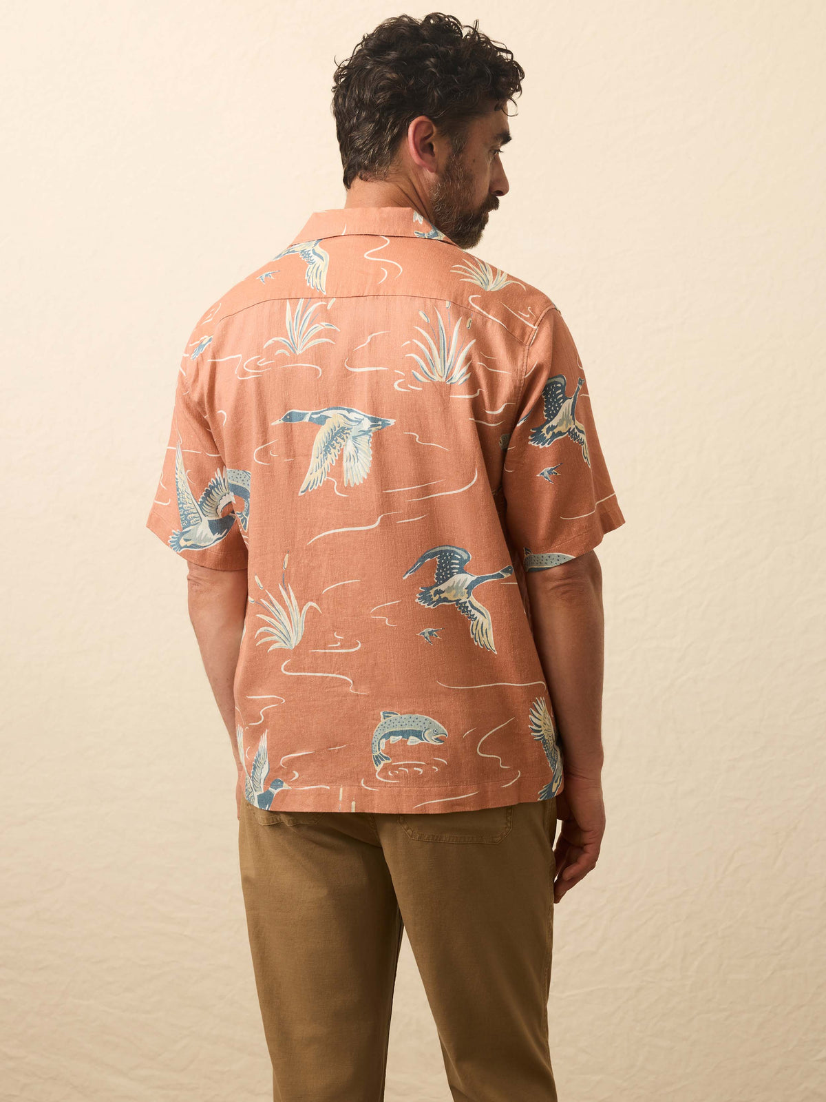 FA25-FAHERTY-Mens-MWF2519-RRV-SSResortShirt-RedRiverside-X_OM_ALT_6.jpg