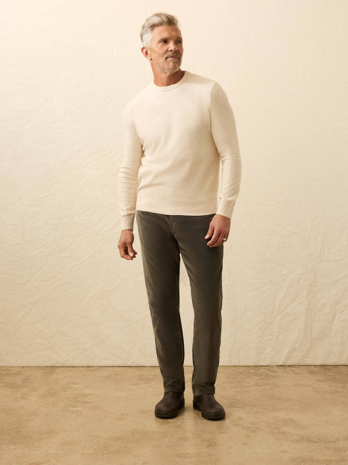 FA25-FAHERTY-Mens-MYF2420-IYF-JacksonCrewSweater-IvorySkyFeeder_OM_FULL_BODY_1_Web.jpg