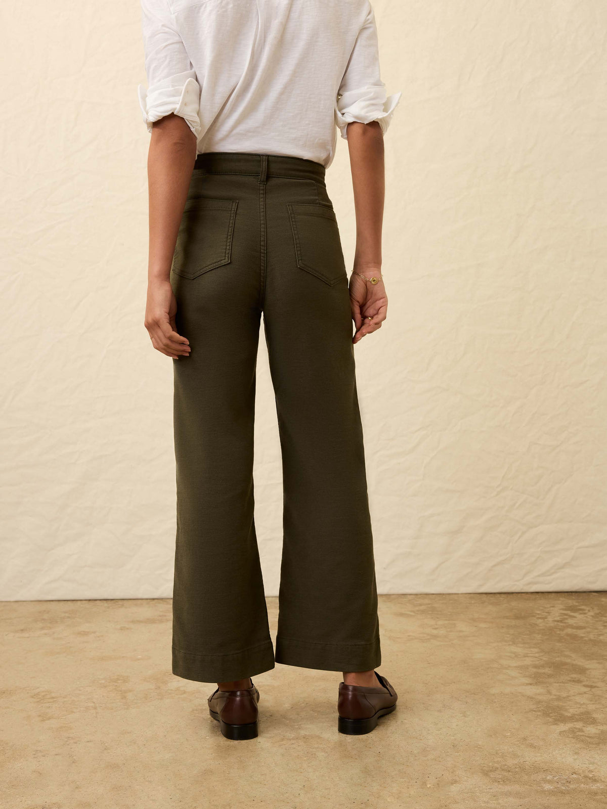 FA25-FAHERTY-Womens-WBF2455-FOO-StretchTerryPatchPocketAnklePant-ForestOlive_OM_BACK_CROP_1_Web.jpg