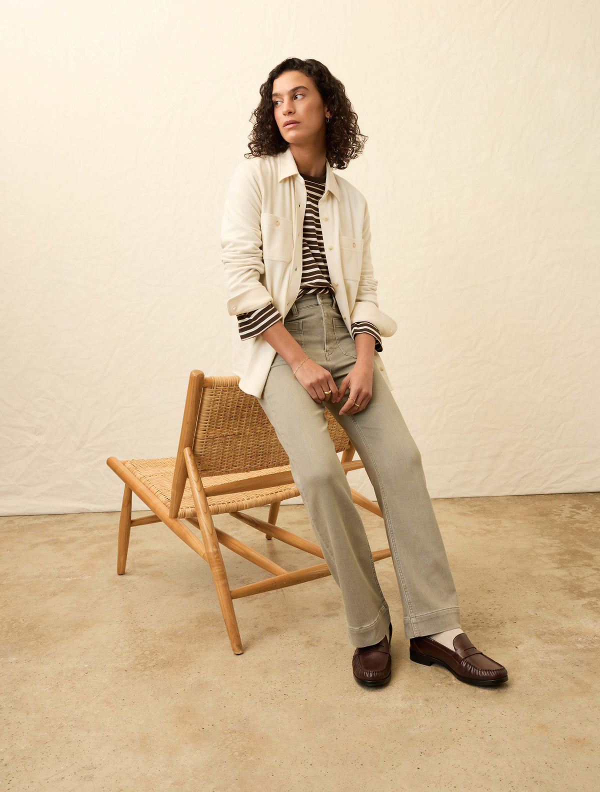 FA25-FAHERTY-Womens-WBF2514-COS-StretchTerryPatchPocketPant-CoastalSage_OM_EDITORIAL_1_Web.jpg