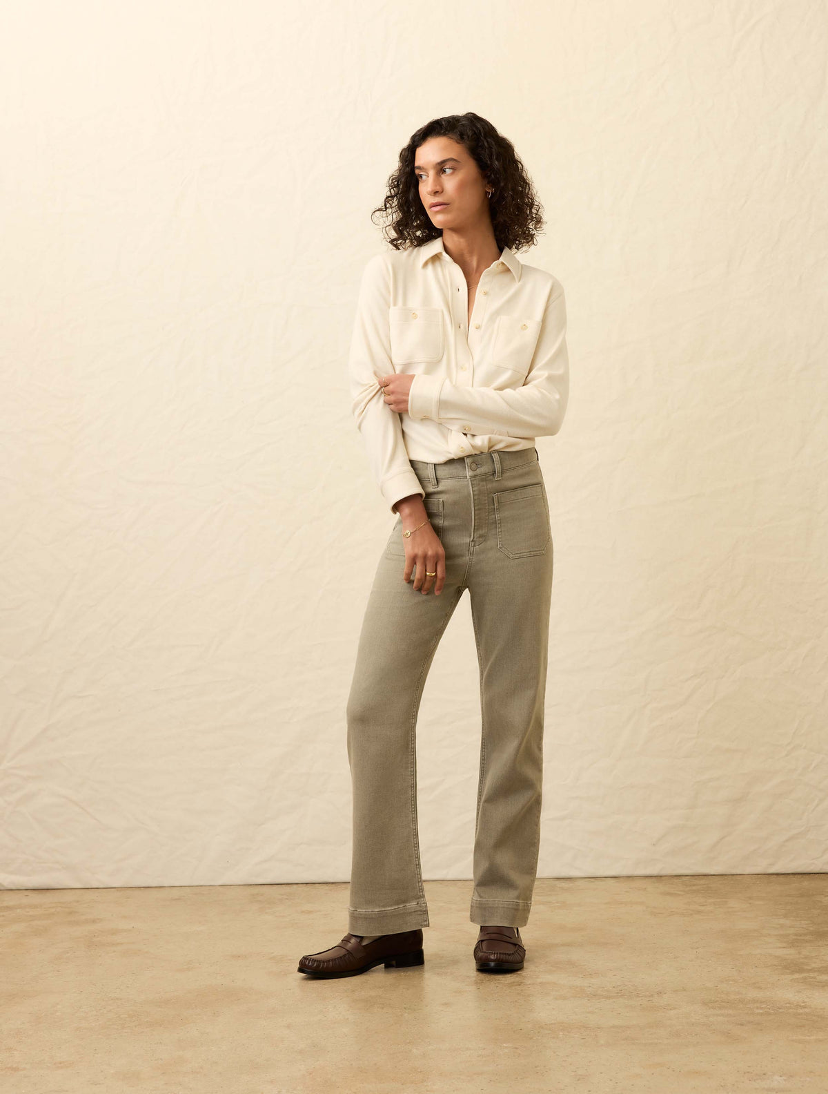 FA25-FAHERTY-Womens-WBF2514-COS-StretchTerryPatchPocketPant-CoastalSage_OM_FULL_BODY_1_Web.jpg