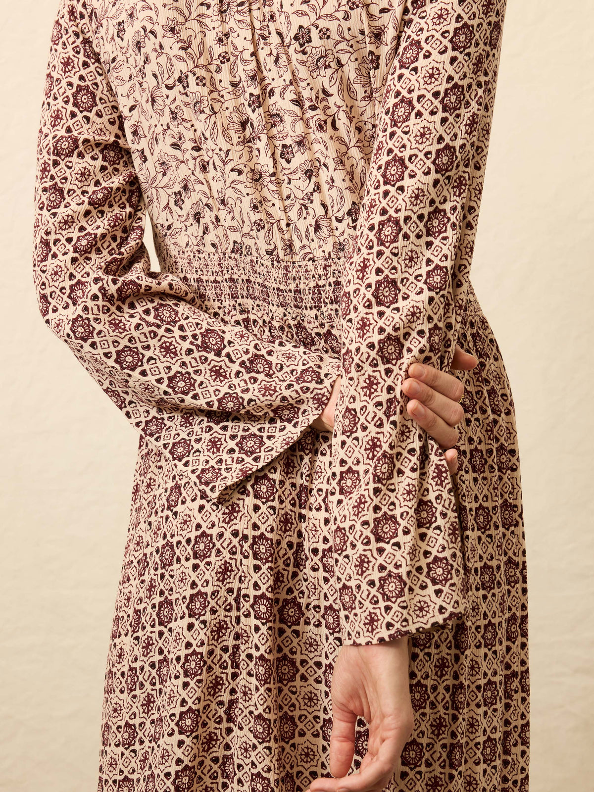 FA25-FAHERTY-Womens-WDF2517-ZUL-DakotaDress-SunriseAzulejosMixedPrint-_OM_DETAIL1_1.jpg