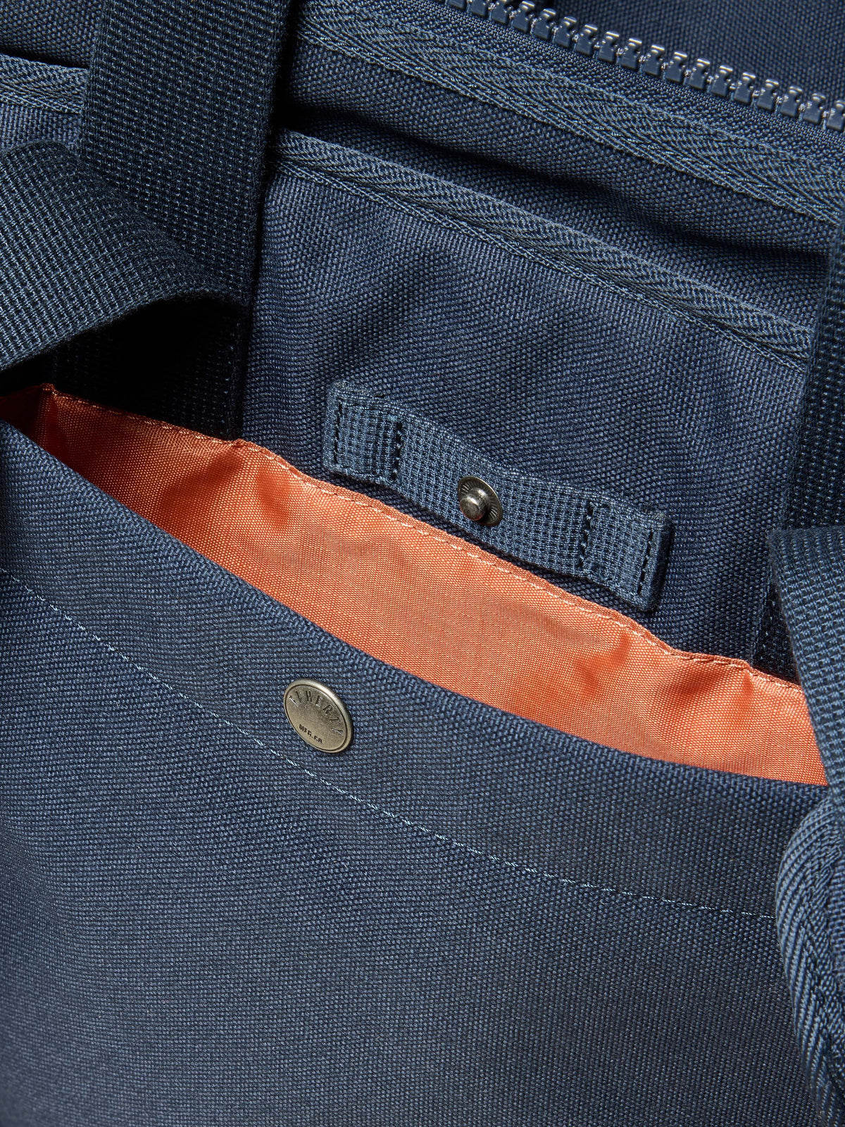 FA25-Faherty-Unisex-UAF2302-NVY-LAYDOWN-LATITUDETOTEBACKPACK-Navy_DETAIL_3_Web.jpg