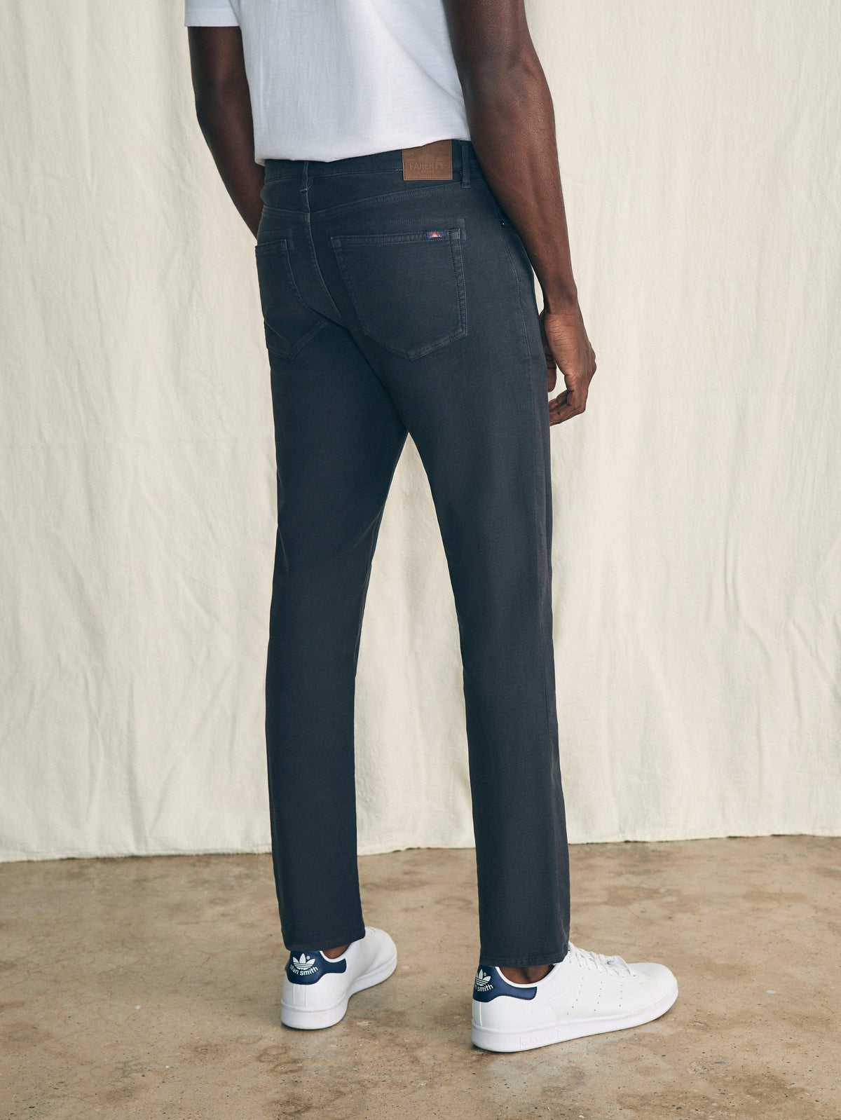 FAH1193_SP24-faherty-MBC0020-OYX-stretch-terry-32in-onyx-black_OM_BACK_CROP_1_c3fb88bf-bd05-4114-a657-e9a7064ab60d.jpg