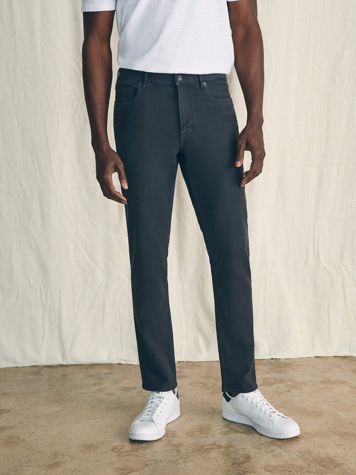 FAH1193_SP24-faherty-MBC0020-OYX-stretch-terry-32in-onyx-black_OM_FRONT_CROP_1_200bff4b-c114-4981-aeb6-ba7aaab899a3.jpg