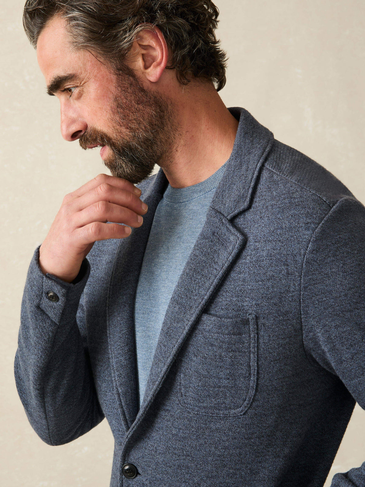 FAH1910_FA24-faherty-MOC0010-DNM-INLET_KNIT_BLAZER-DEEP_NAVY_MELANGE_OM_DETAIL1_1_7ee34330-a495-43e3-8be6-e1896fad4e2e.jpg
