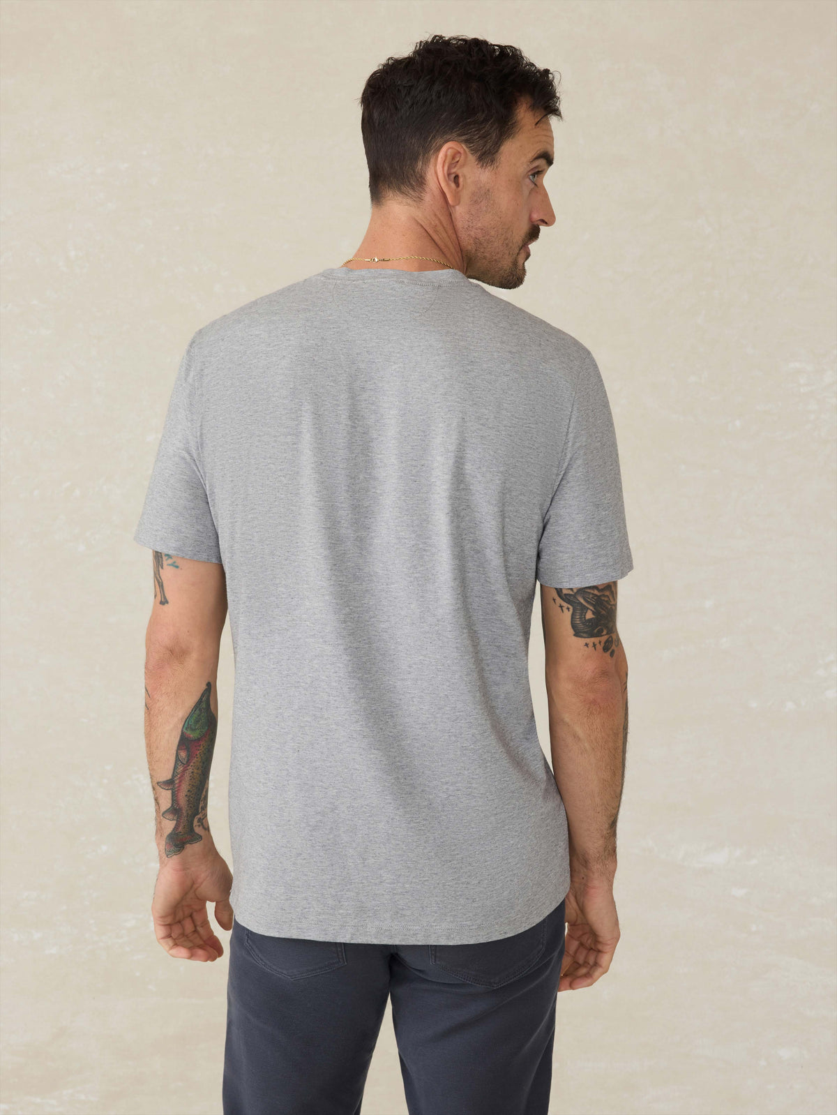 FAH3586_SP25_MENS_MKU2417-RAH_SSMOVEMENTTSHIRT_RainierGreyHeather_OM_BACK_CROP_1.jpg