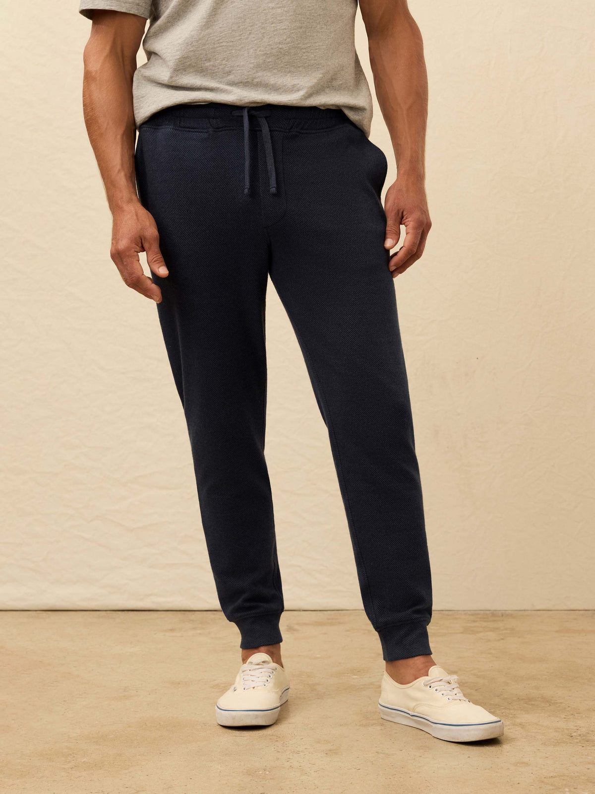 HO25-FAHERTY-Mens-MBH2509-AVT-LegendSweatpant-BrightonNavyTwill_WS_FRONT_CROP_1_High_Web.jpg