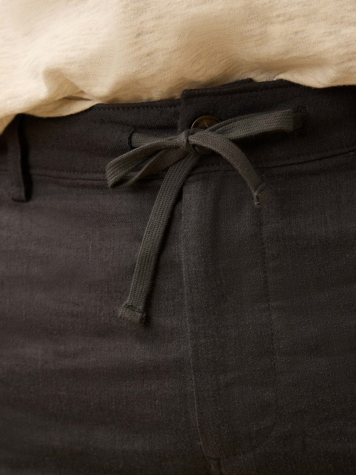 HO25-FAHERTY-Mens-MBH2511-WBK-MovementLinenDrawstringShort-WashedBlack_OM_DETAIL1_1_Web.jpg