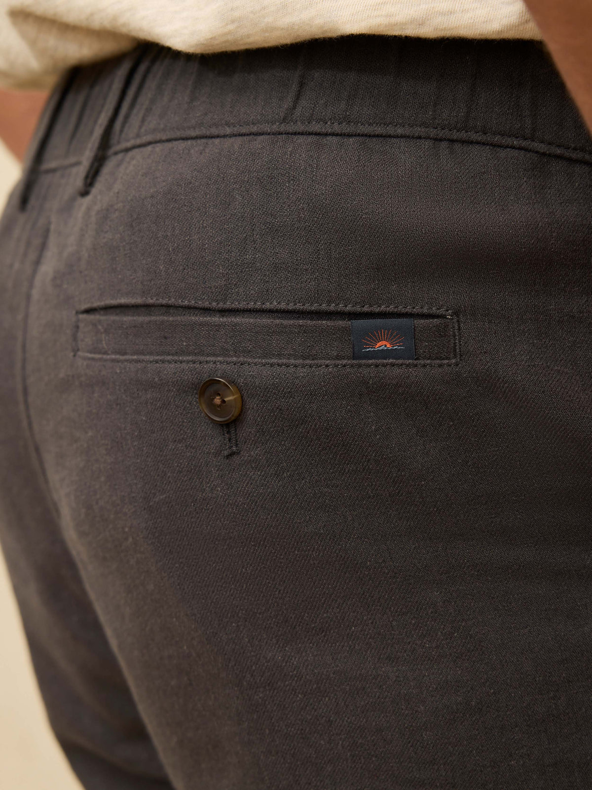 HO25-FAHERTY-Mens-MBH2511-WBK-MovementLinenDrawstringShort-WashedBlack_OM_DETAIL2_1_Web.jpg