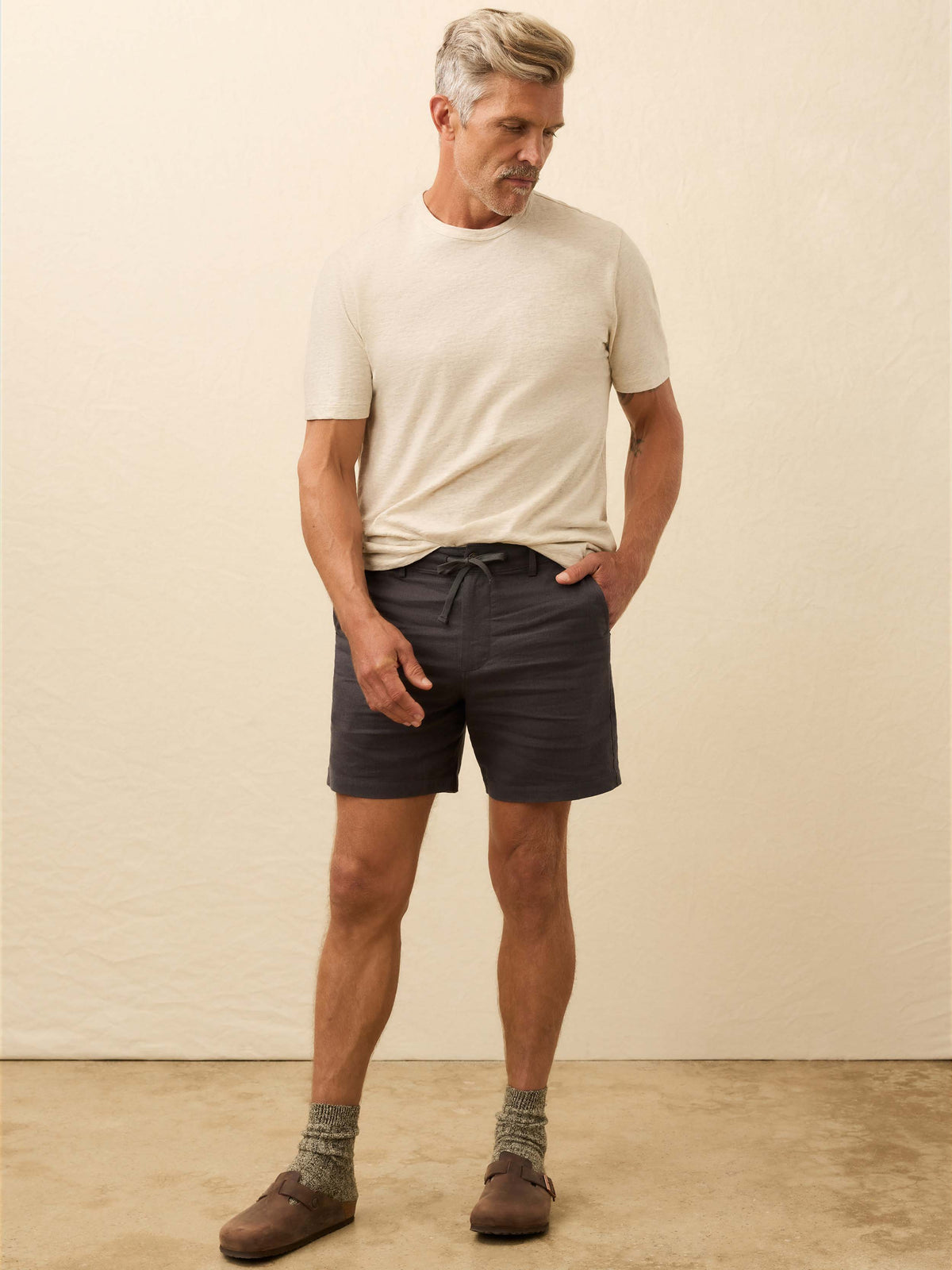 HO25-FAHERTY-Mens-MBH2511-WBK-MovementLinenDrawstringShort-WashedBlack_OM_FULL_BODY_1_Web.jpg