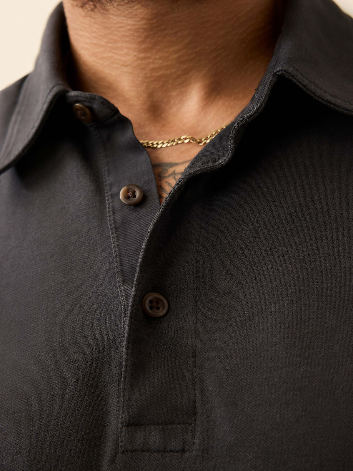 HO25-FAHERTY-Mens-MKH2404-WCL-LSFieldKnitPolo-WashedCharcoal_OM_DETAIL1_1_Web.jpg