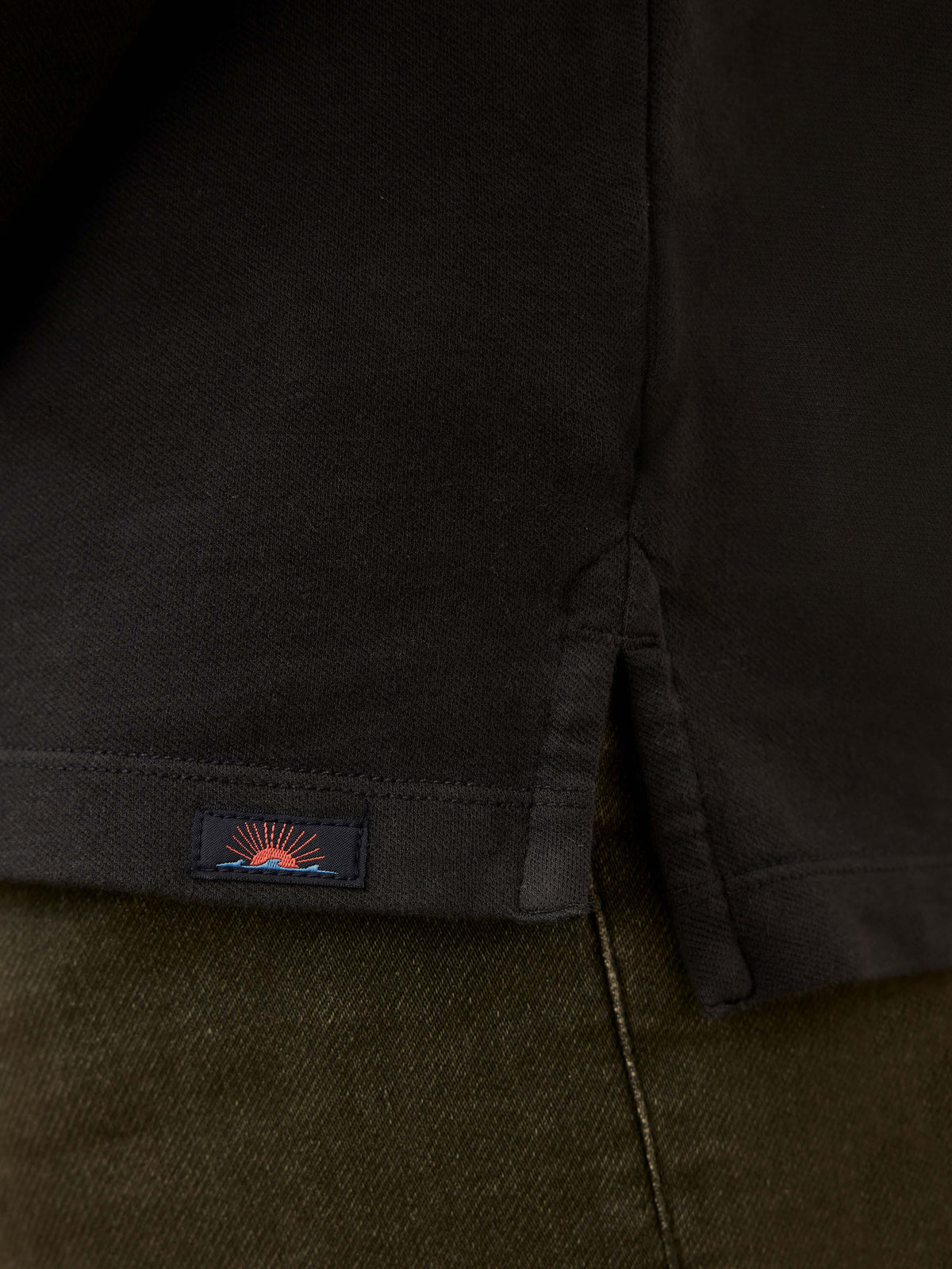 HO25-FAHERTY-Mens-MKH2404-WCL-LSFieldKnitPolo-WashedCharcoal_OM_DETAIL2_1_Web.jpg
