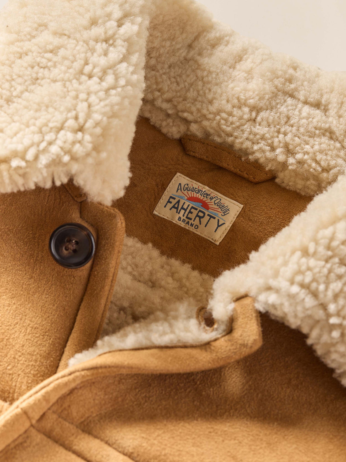 HO25-FAHERTY-Mens-MOH2512-EGB-ShearlingCoat-EagleRiverBrown_DETAIL_1_Web.jpg