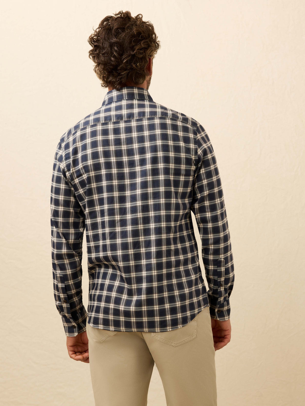 HO25-FAHERTY-Mens-MWH2508-NSD-TheMovementShirt-NavySmokePlaid_OM_BACK_CROP_1_Web.jpg