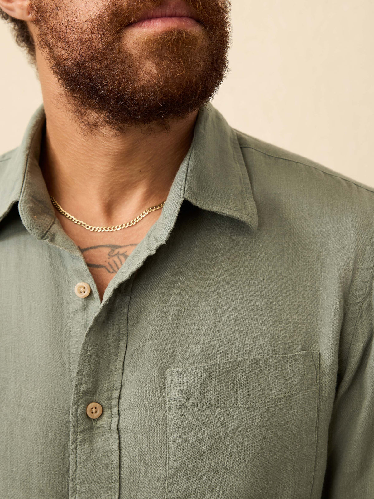 HO25-FAHERTY-Mens-MWS2511-VYG-Laguna_Linen_Shirt-Valley_Sage_OM_DETAIL2_1_Web_178dcb82-5cfc-4610-bd52-c2fab01e1347.jpg