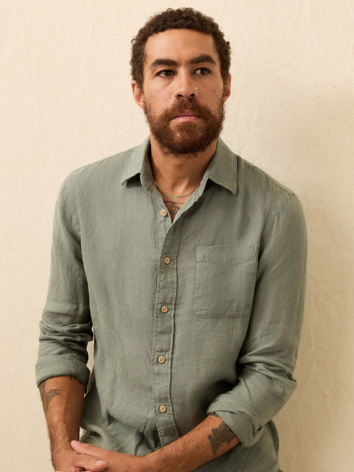 HO25-FAHERTY-Mens-MWS2511-VYG-Laguna_Linen_Shirt-Valley_Sage_OM_EDITORIAL_1_Web.jpg