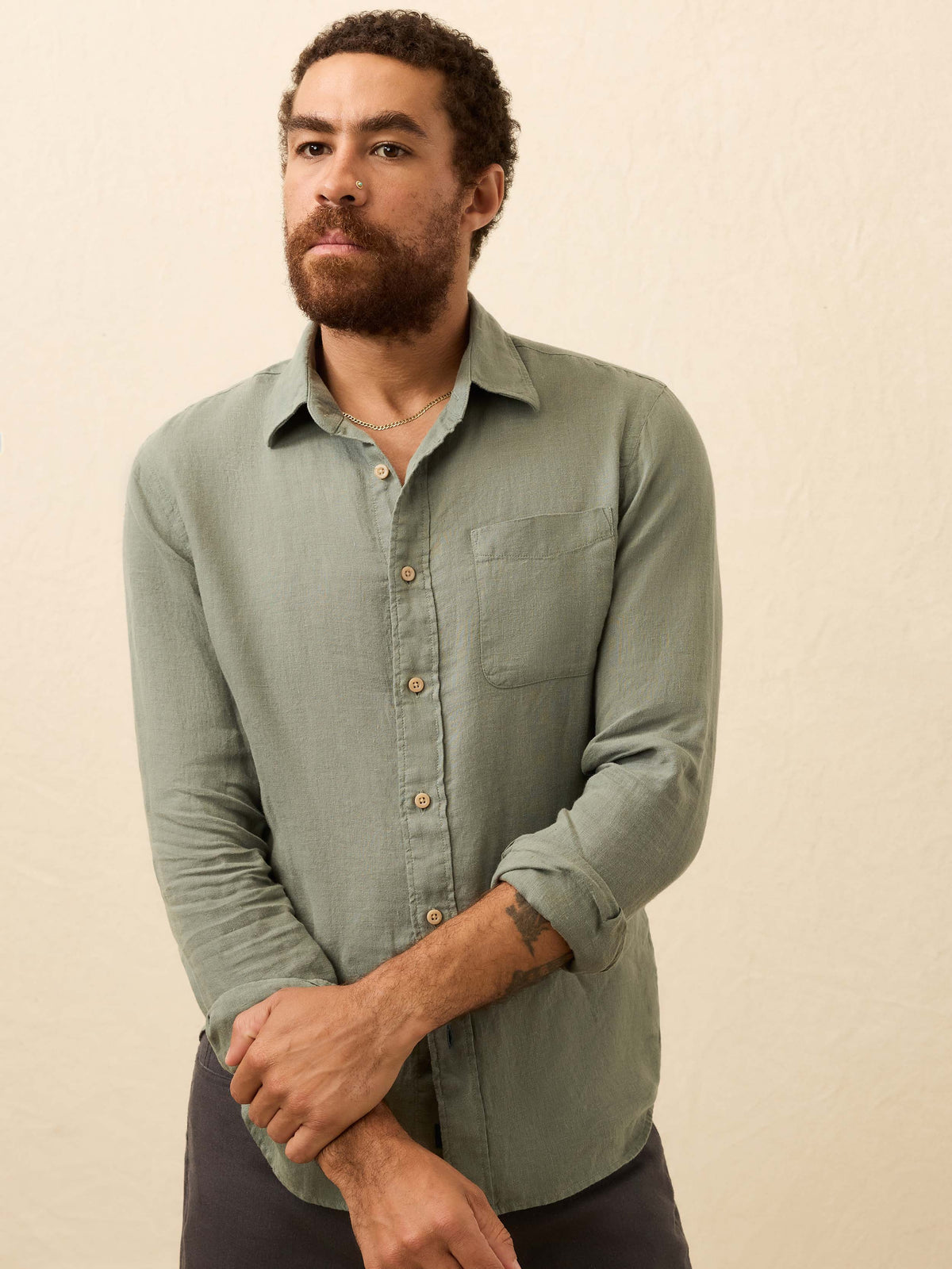 HO25-FAHERTY-Mens-MWS2511-VYG-Laguna_Linen_Shirt-Valley_Sage_OM_FRONT_CROP_1_Web.jpg