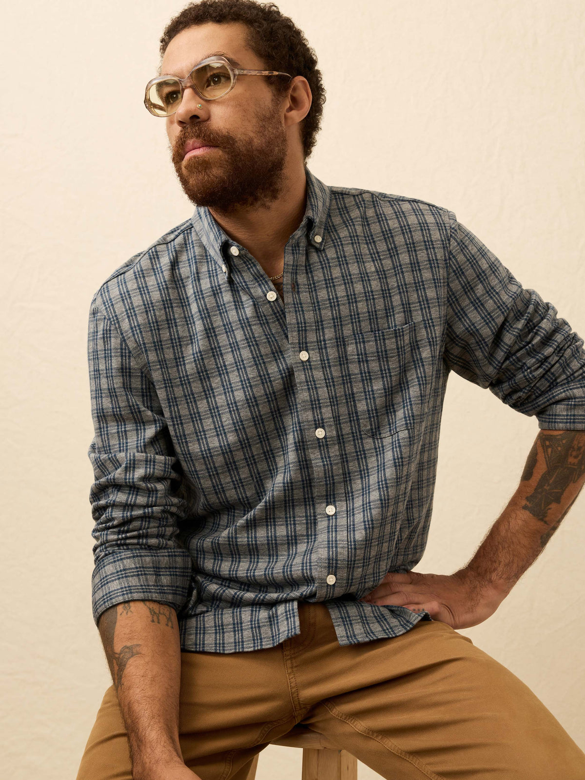 HO25-FAHERTY-Mens-MXF2400-OYC-CoastlineKnitShirt-OceanGreyCheck_OM_EDITORIAL_1_Web.jpg