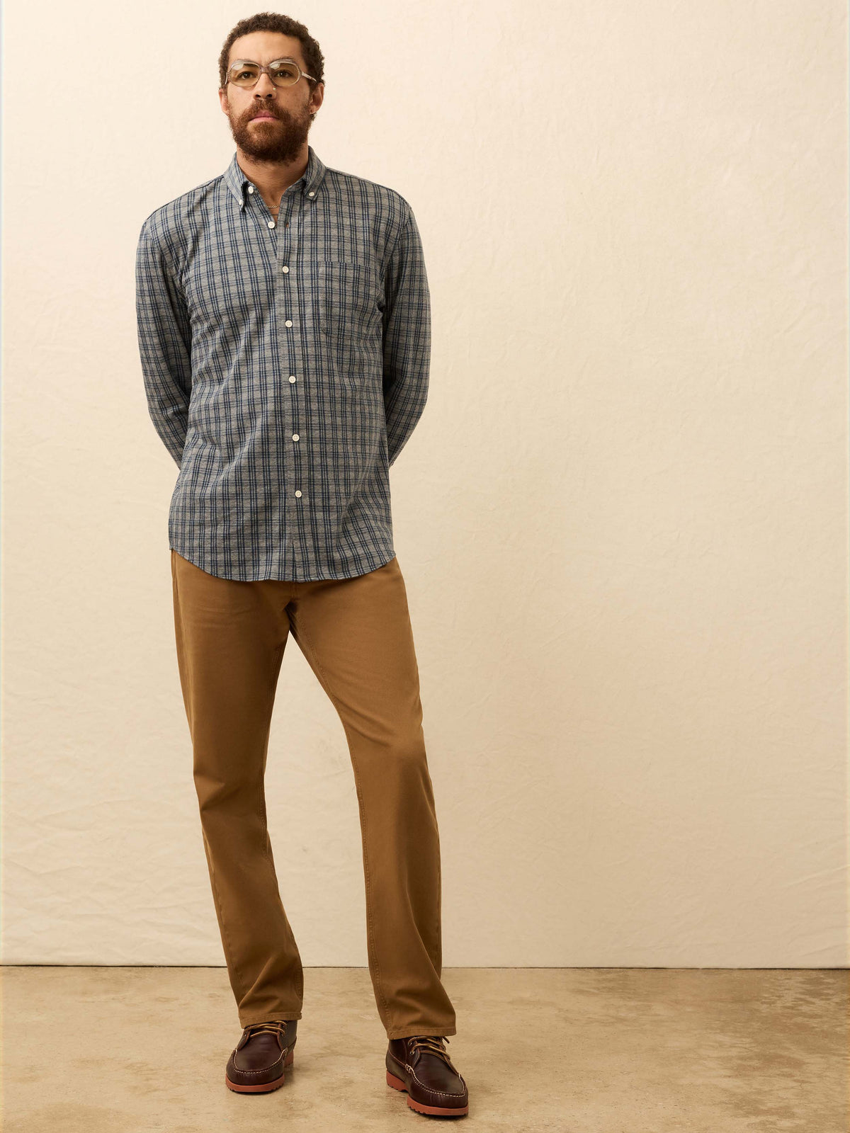HO25-FAHERTY-Mens-MXF2400-OYC-CoastlineKnitShirt-OceanGreyCheck_OM_FULL_BODY_1_Web.jpg