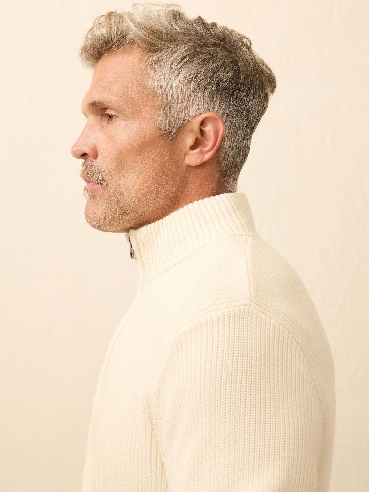 HO25-FAHERTY-Mens-MYH2408-WHS-Sunwashed_Quarter_Zip_Sweater-White_Shell_OM_DETAIL2_1_Web.jpg