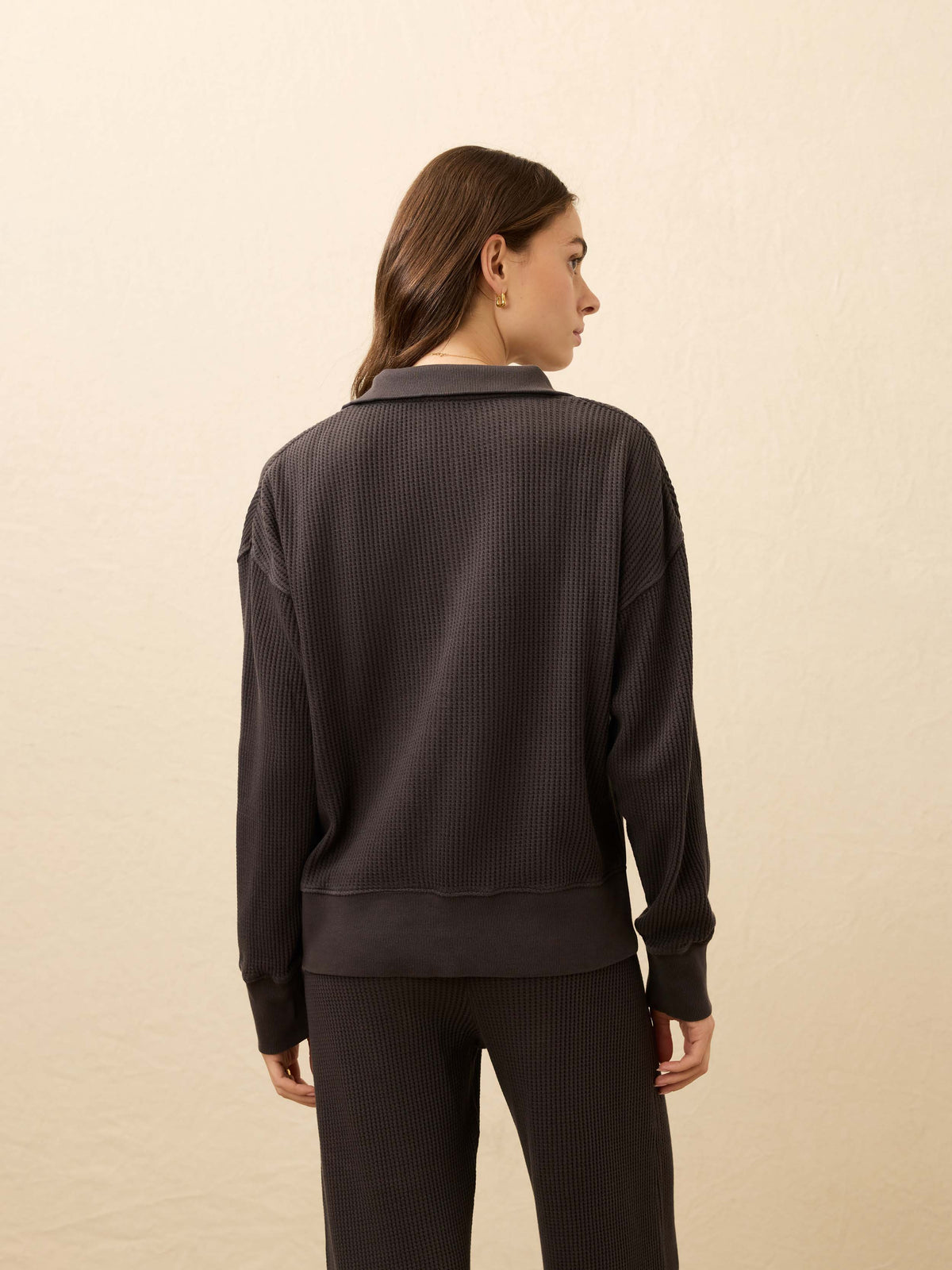HO25-FAHERTY-Womens-WKS2519-WBK-ApresWaffleHenley-WashedBlack_OM_BACK_CROP_1_Web.jpg