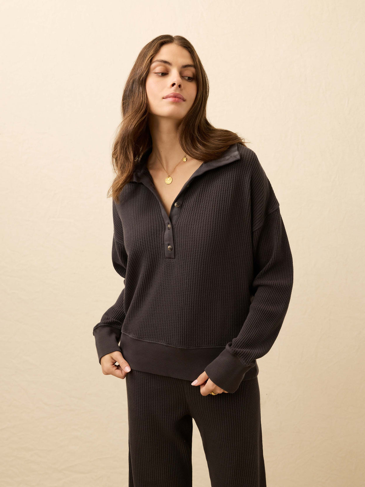 HO25-FAHERTY-Womens-WKS2519-WBK-ApresWaffleHenley-WashedBlack_OM_FRONT_CROP_1_Web.jpg
