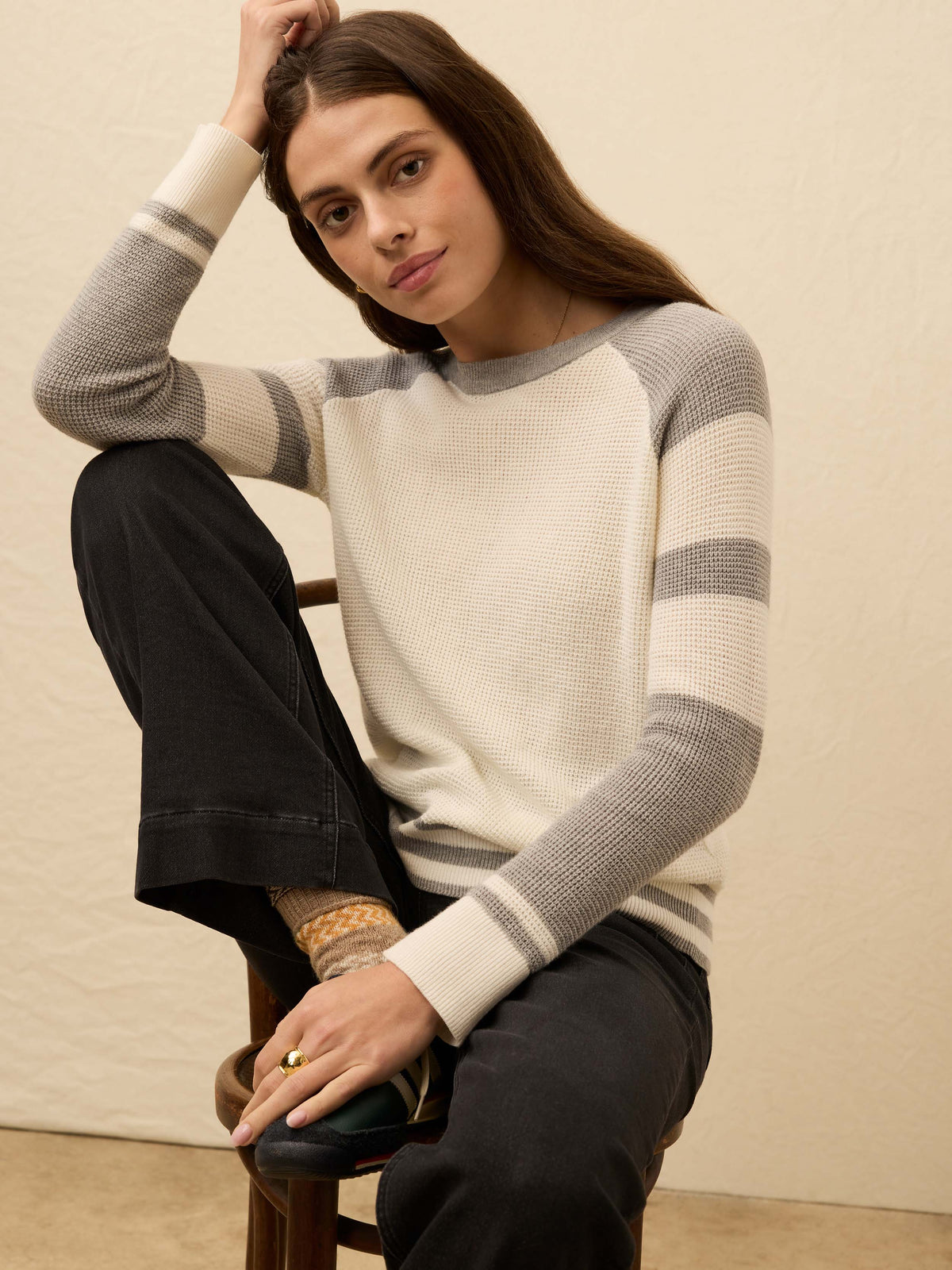 HO25-FAHERTY-Womens-WYH2320-EMI-ThrowbackCrew-LakeMist_OM_EDITORIAL_1_Web.jpg
