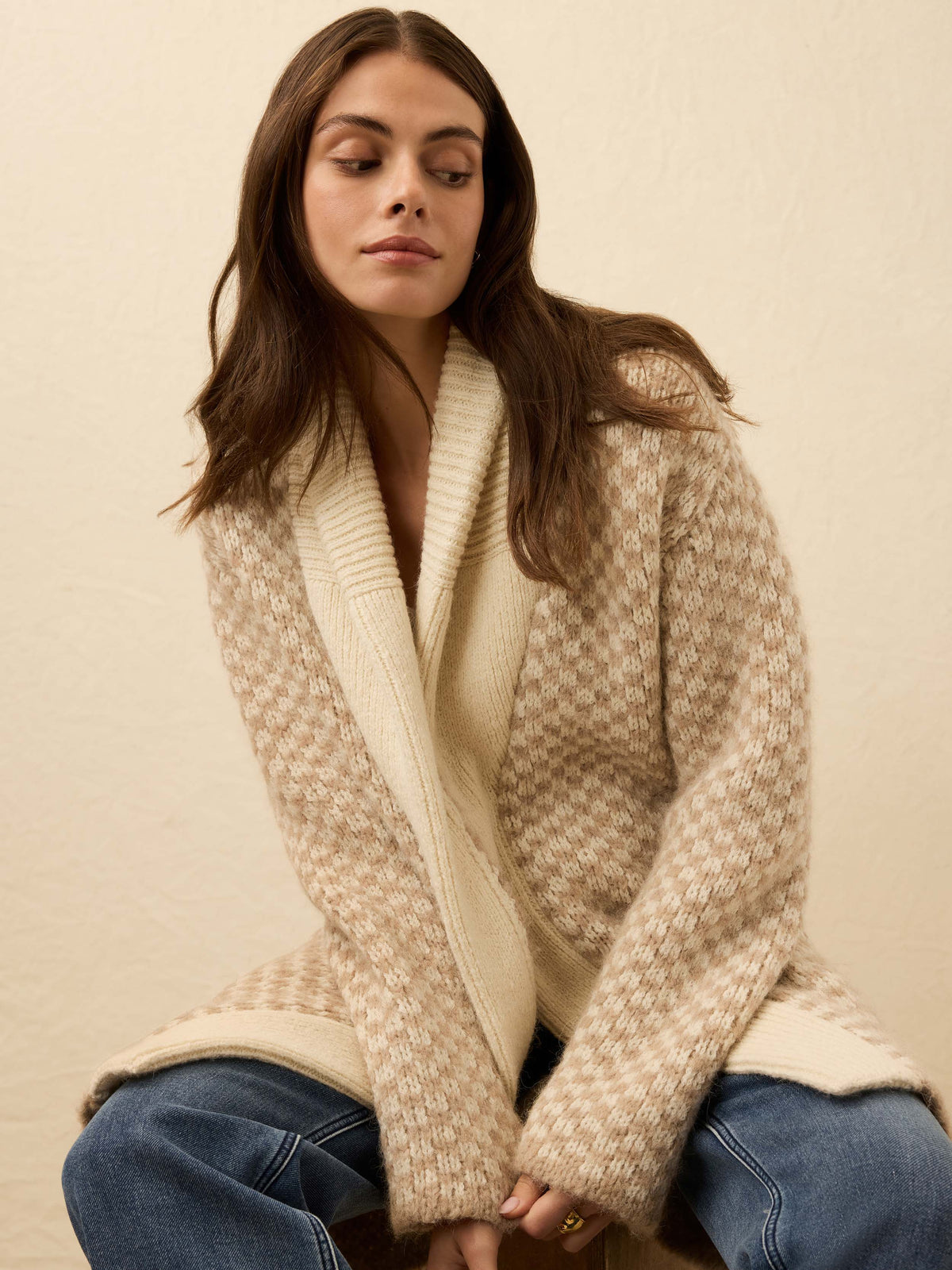 HO25-FAHERTY-Womens-WYH2560-CRM-CabinCardigan-Cream_OM_EDITORIAL_1_Web.jpg