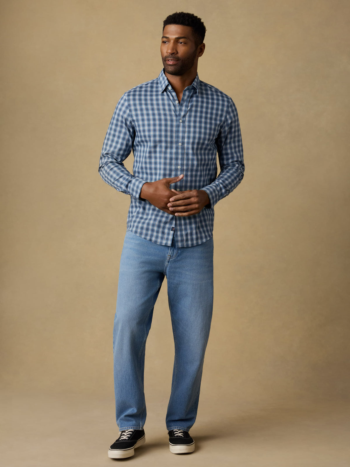 HO25-Faherty-Mens-MWC0082-AZD-TheMovementShirt-AzureNightPlaid_OM_FULL_BODY_1_Web.jpg