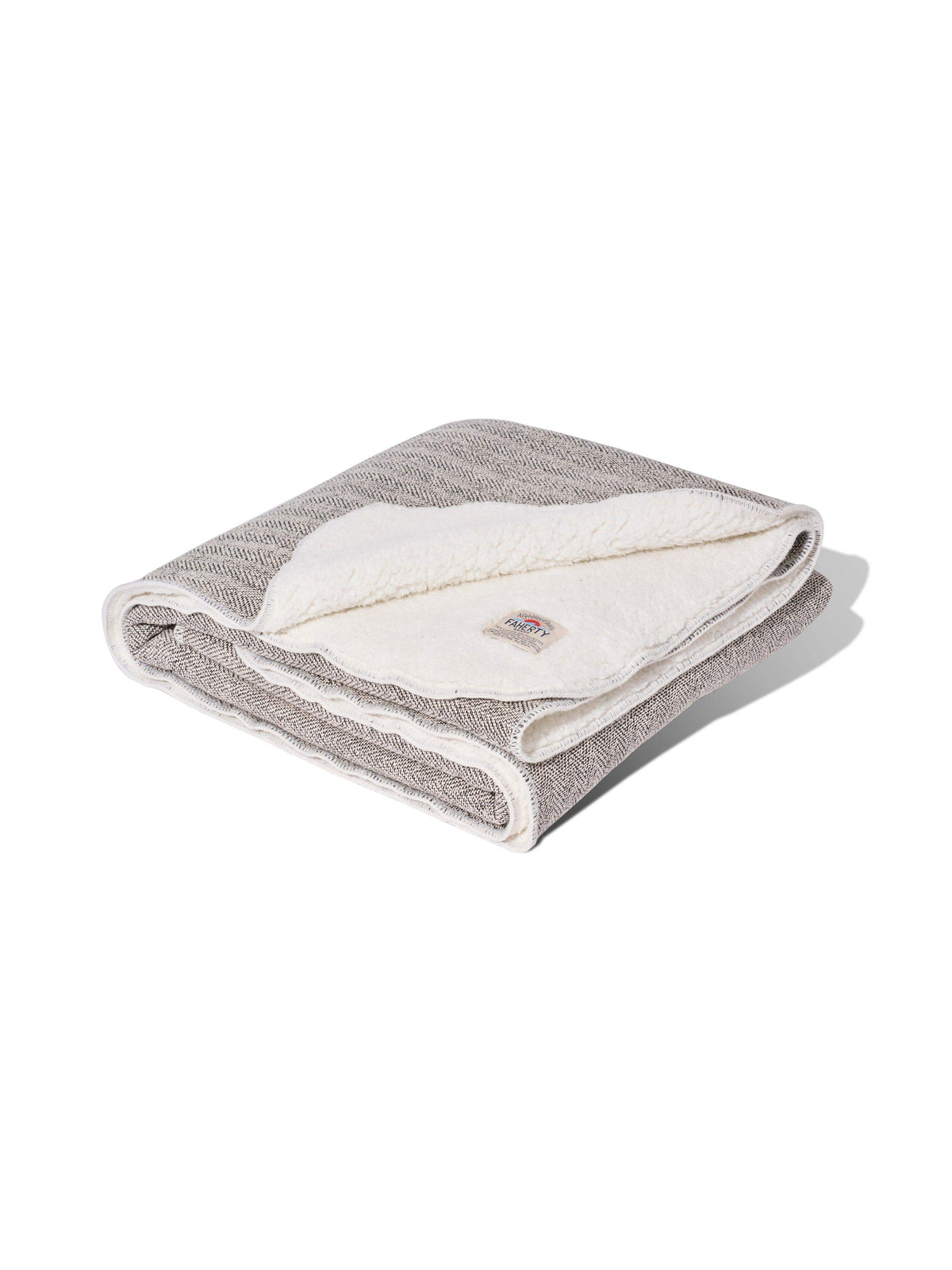 HOL23-faherty-unisex-HAC0112-LAT-WHITEWATER-HP-FLC-BLANKET-LATTE_008v1.jpg