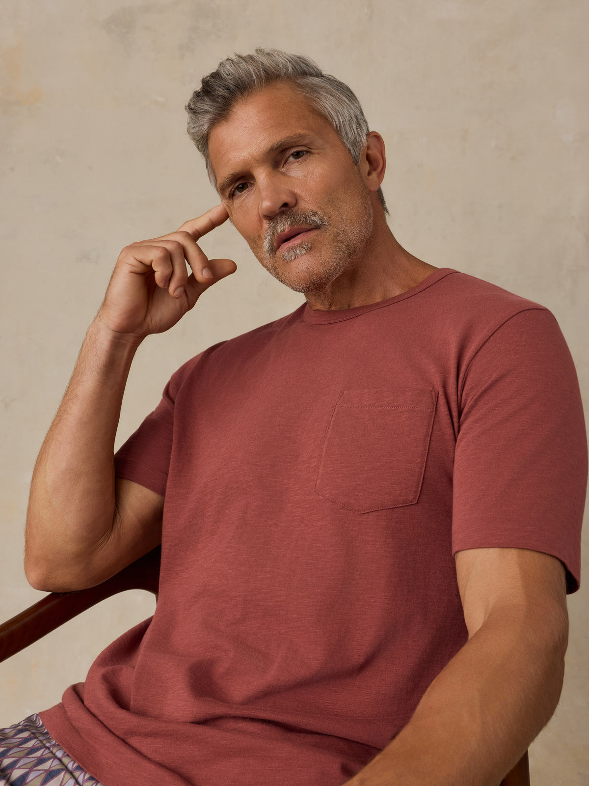 MKS2519-SZR_Sunwashed_Pocket_Tee_OM_EDITORIAL_1_Web.jpg