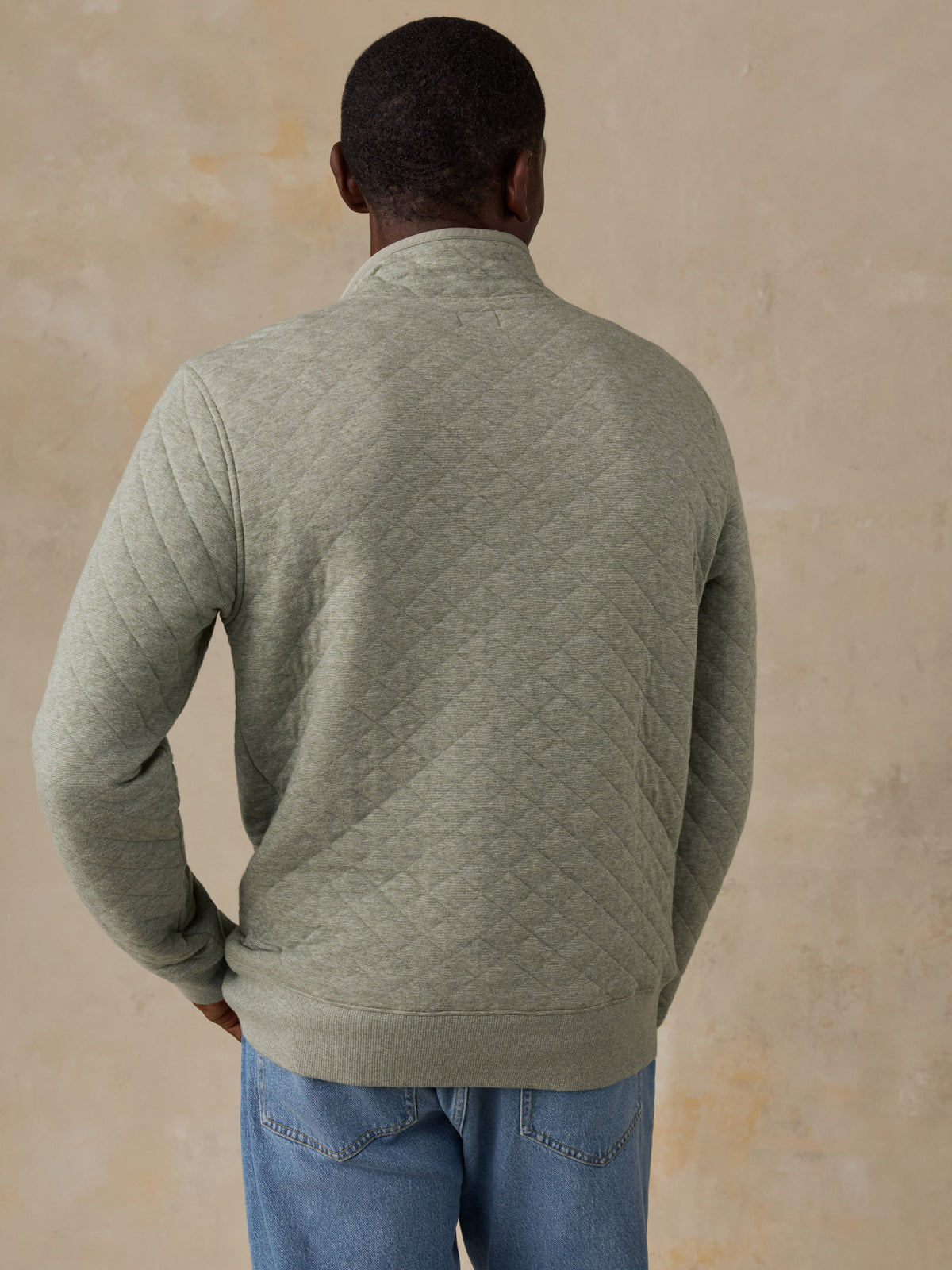 MOF2207-PIH_Epic_Quilted_Fleece_Pullover_OM_BACK_CROP_1_Web.jpg