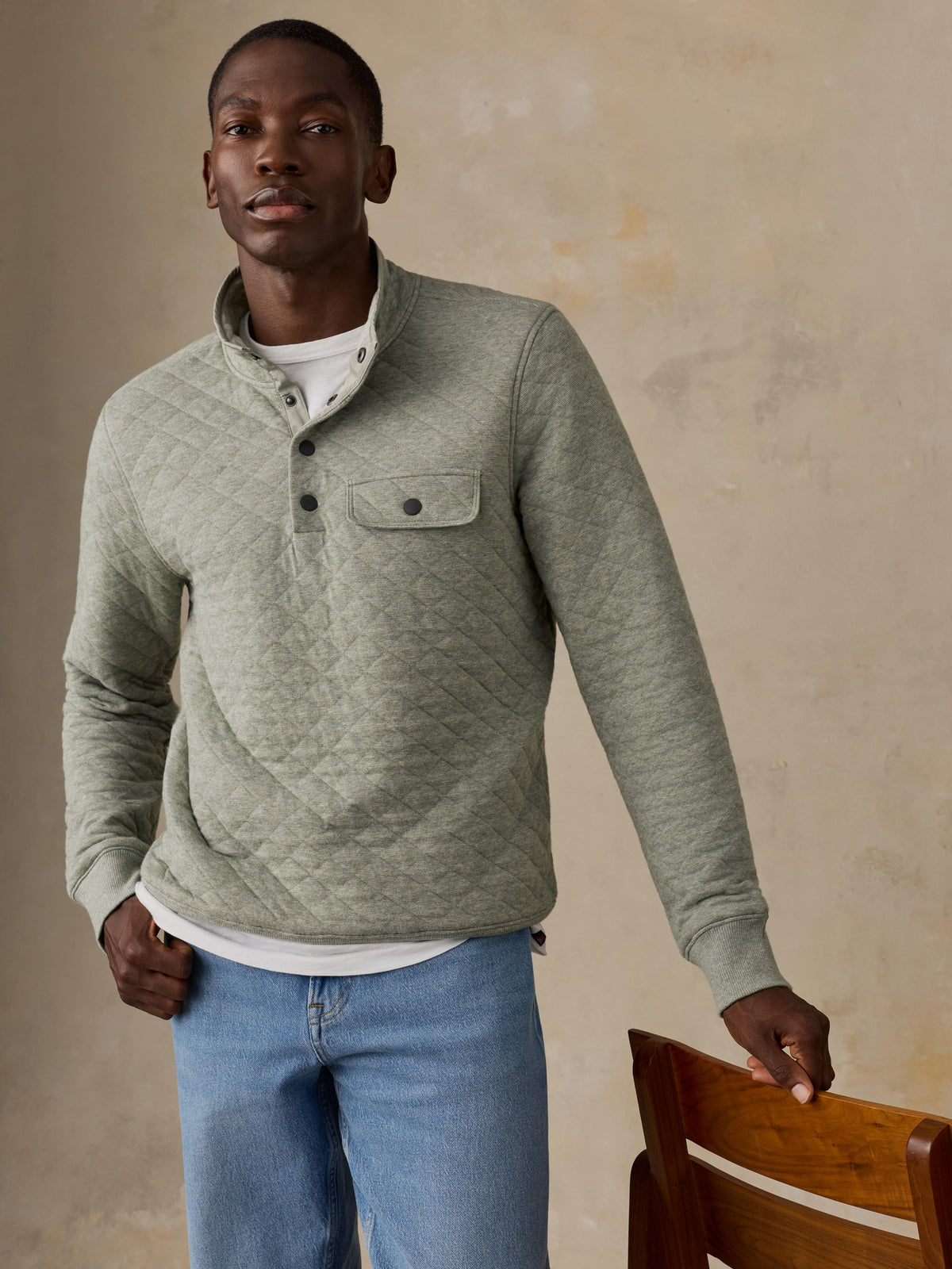 MOF2207-PIH_Epic_Quilted_Fleece_Pullover_OM_EDITORIAL_1_Web.jpg