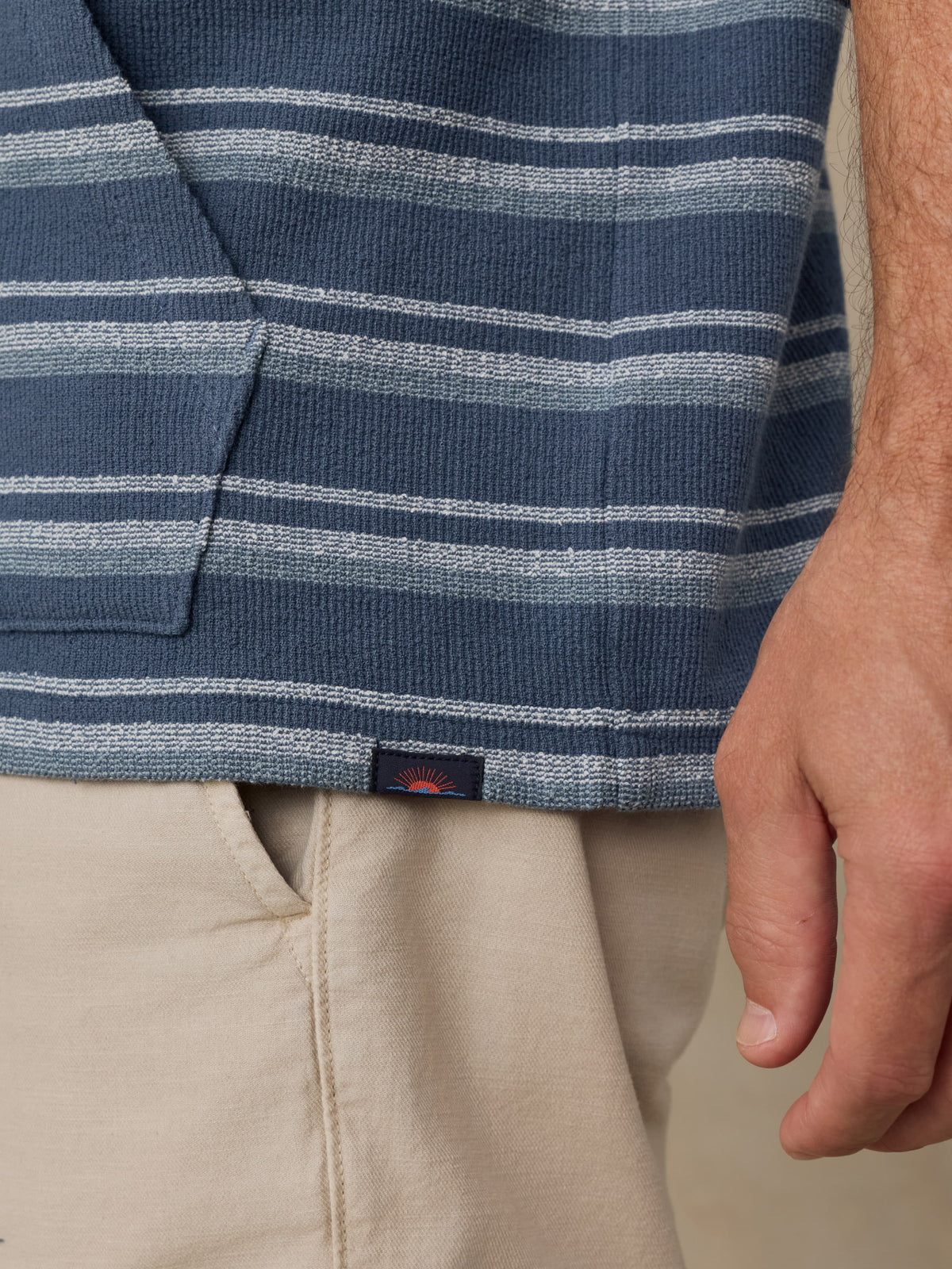 MQU2604-BDB_Oasis_Hoodie_OM_DETAIL_2_Web.jpg