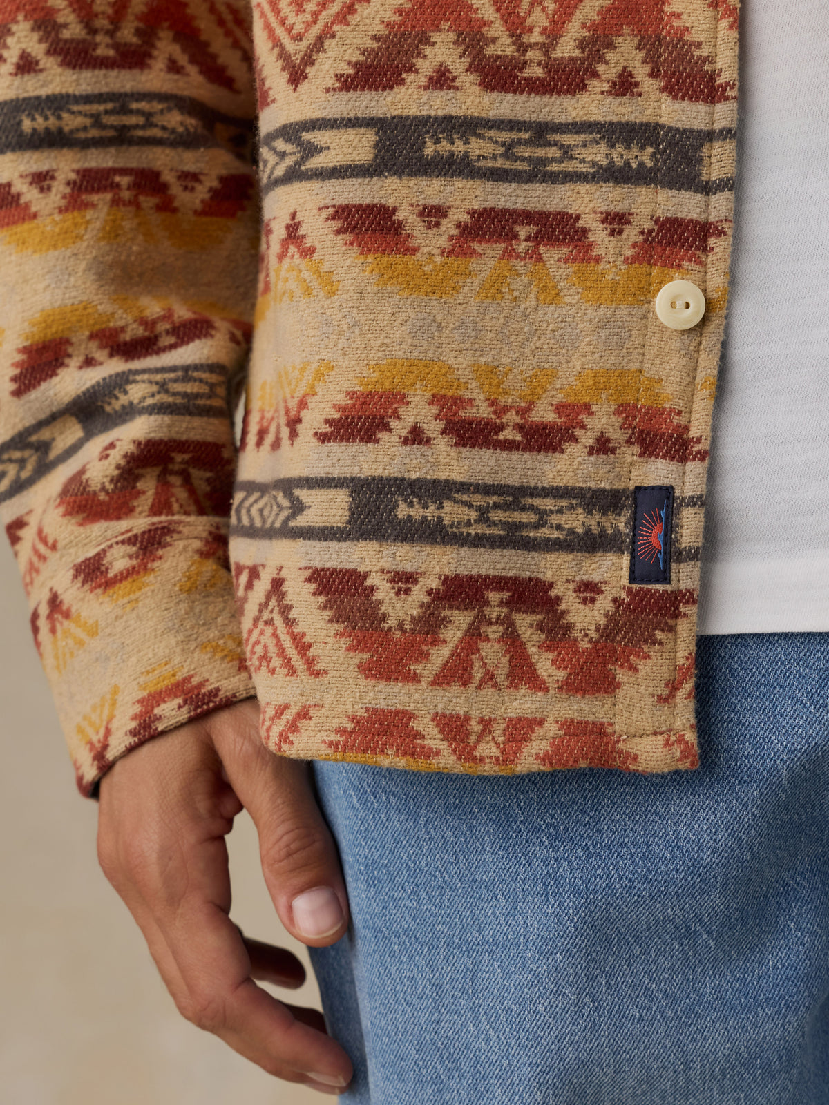 MWF2605-UZM_Lehi_Canyon_Overshirt_OM_DETAIL_2_Web.jpg