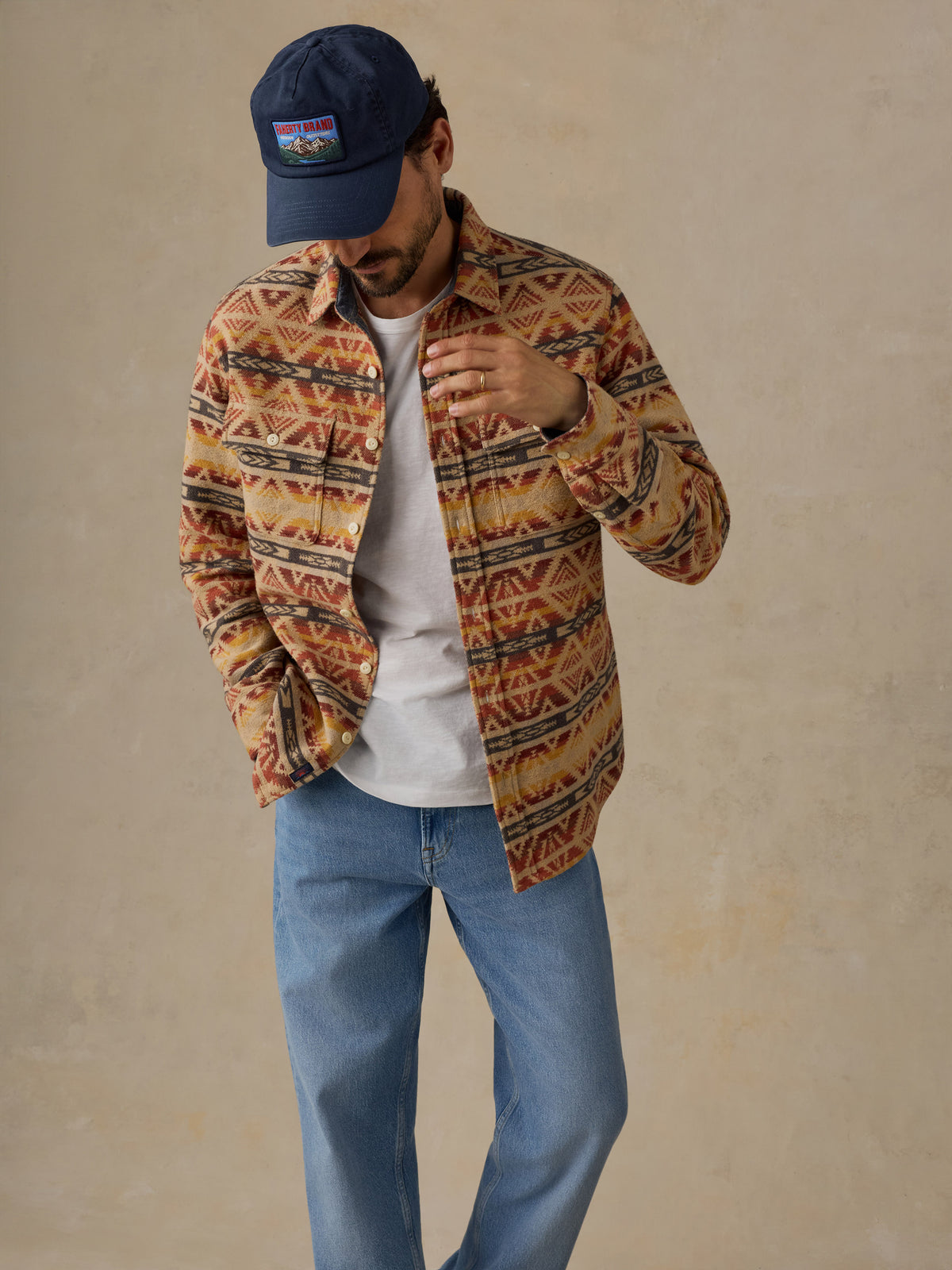 MWF2605-UZM_Lehi_Canyon_Overshirt_OM_EDITORIAL_1_Web.jpg