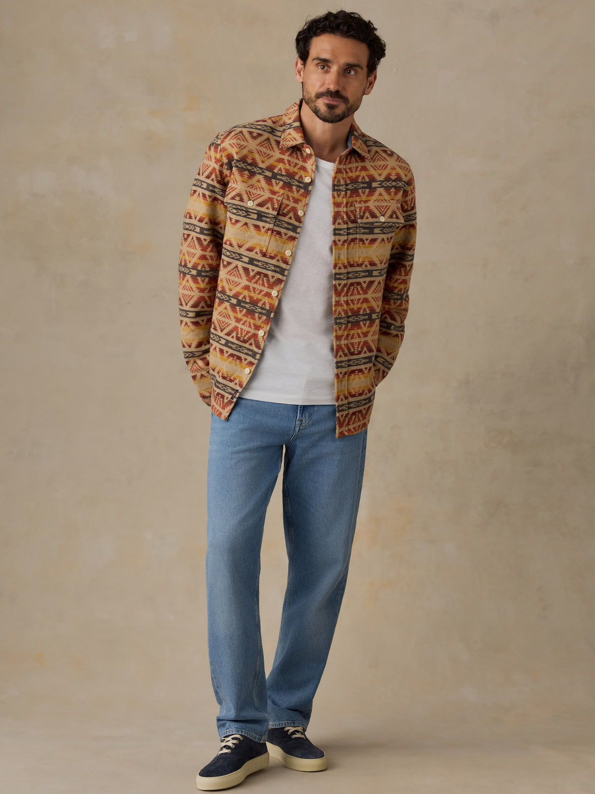 MWF2605-UZM_Lehi_Canyon_Overshirt_OM_FULL_BODY_1_Web.jpg