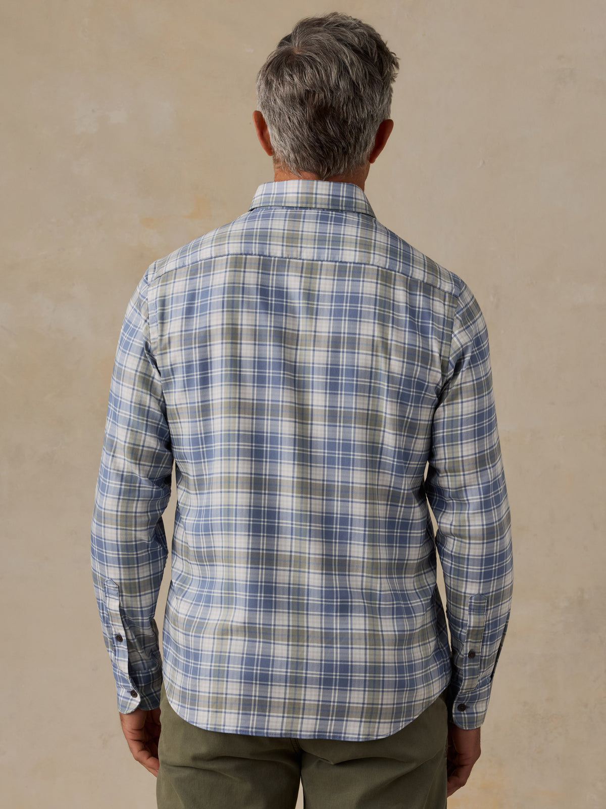 MWH2508-CGO_Soft_Twill_Movement_Shirt_OM_BACK_CROP_1_Web.jpg
