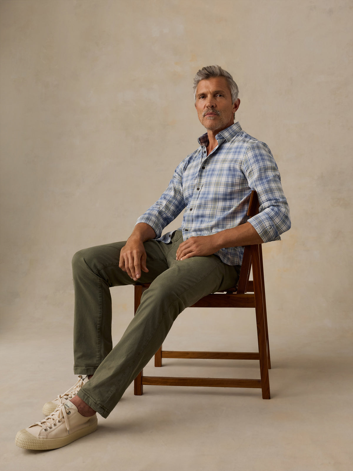 MWH2508-CGO_Soft_Twill_Movement_Shirt_OM_EDITORIAL_1_Web.jpg