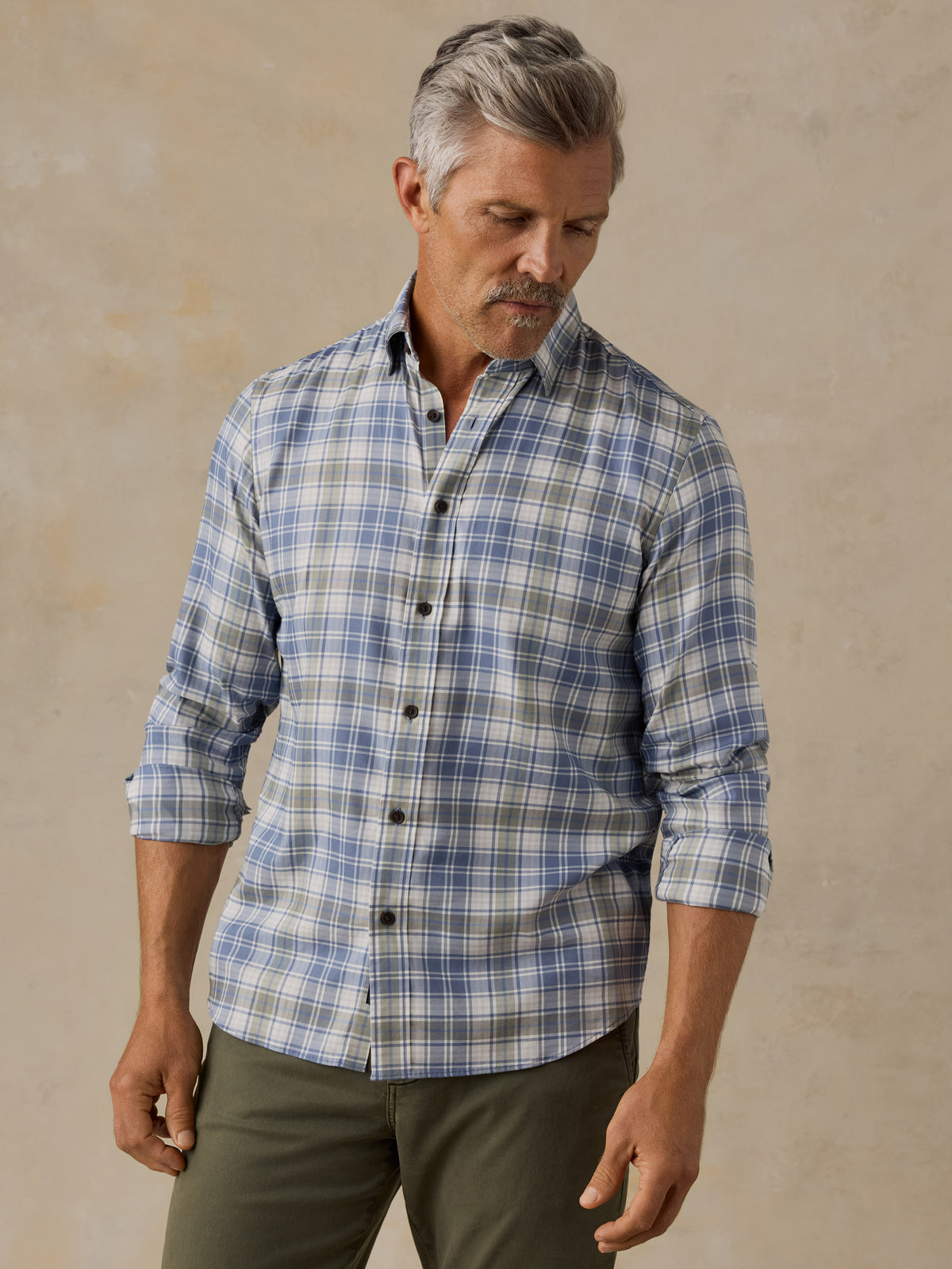 MWH2508-CGO_Soft_Twill_Movement_Shirt_OM_FRONT_CROP_1_Web.jpg