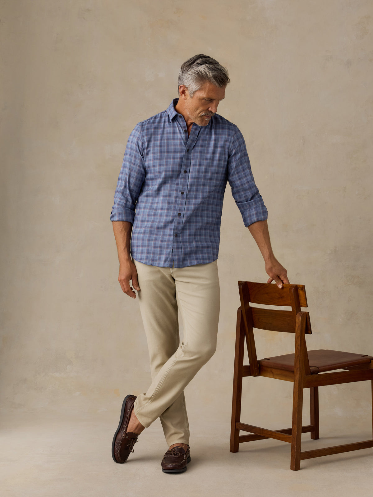 MWH2508-RRX_Soft_Twill_Movement_Shirt_OM_EDITORIAL_1_Web.jpg