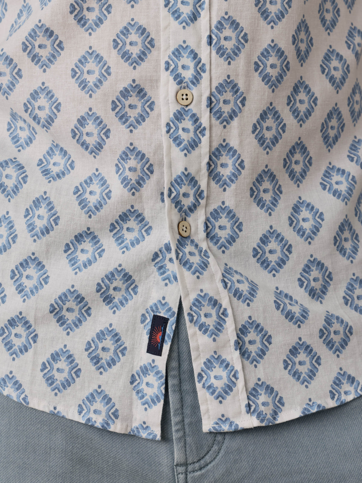 MWS2516-CCQ_Ss_Breeze_Shirt_OM_DETAIL_2_Web.jpg
