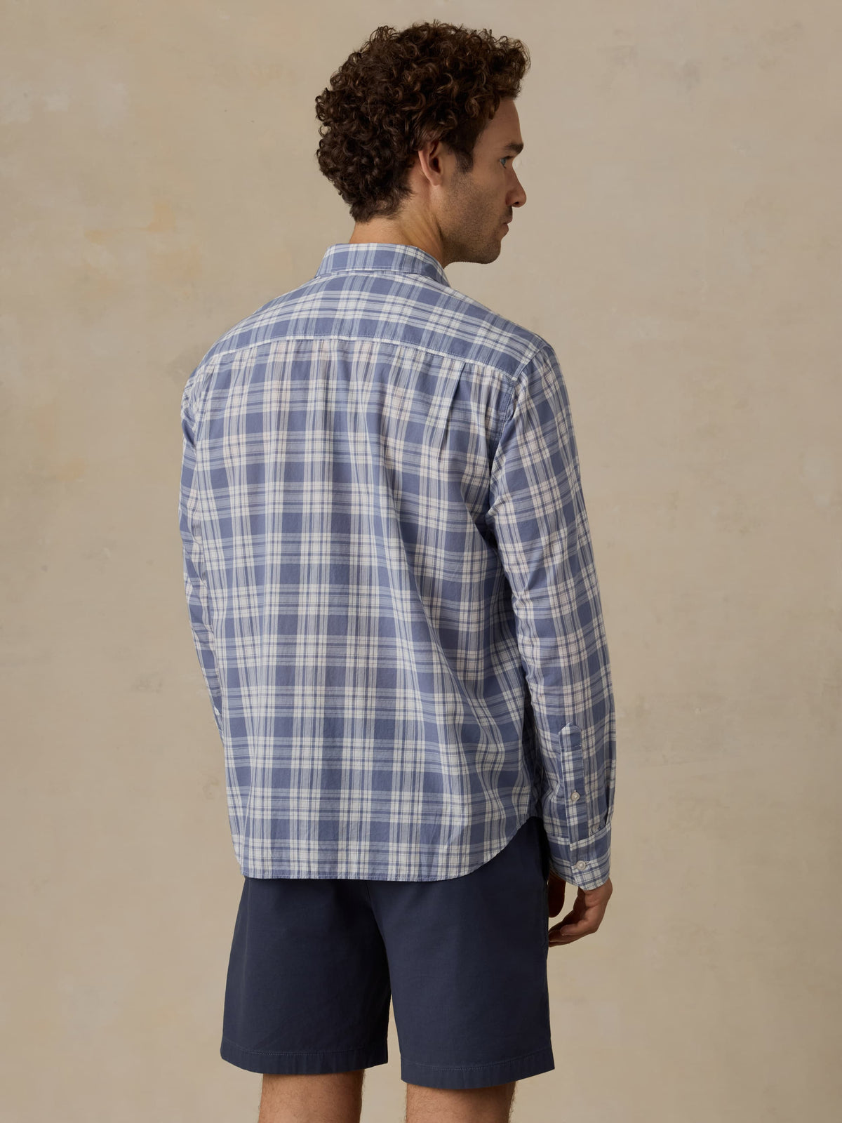 MWU2600-CWL_Ls_Weightless_Cotton_Shirt_OM_BACK_CROP_1_Web.jpg