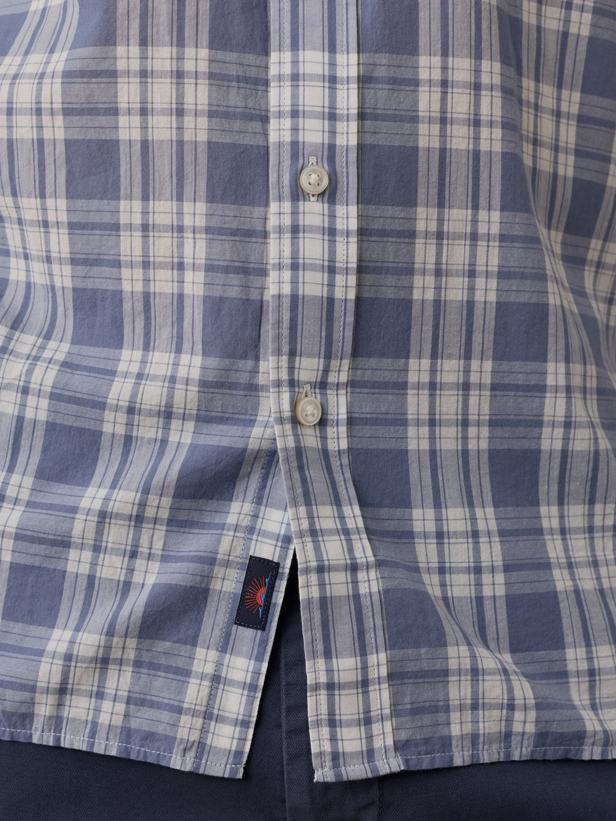 MWU2600-CWL_Ls_Weightless_Cotton_Shirt_OM_DETAIL_2_Web.jpg