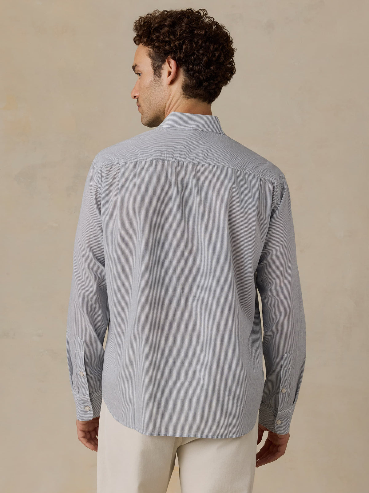 MWU2600-ILT_Ls_Weightless_Cotton_Shirt_OM_BACK_CROP_1_Web.jpg