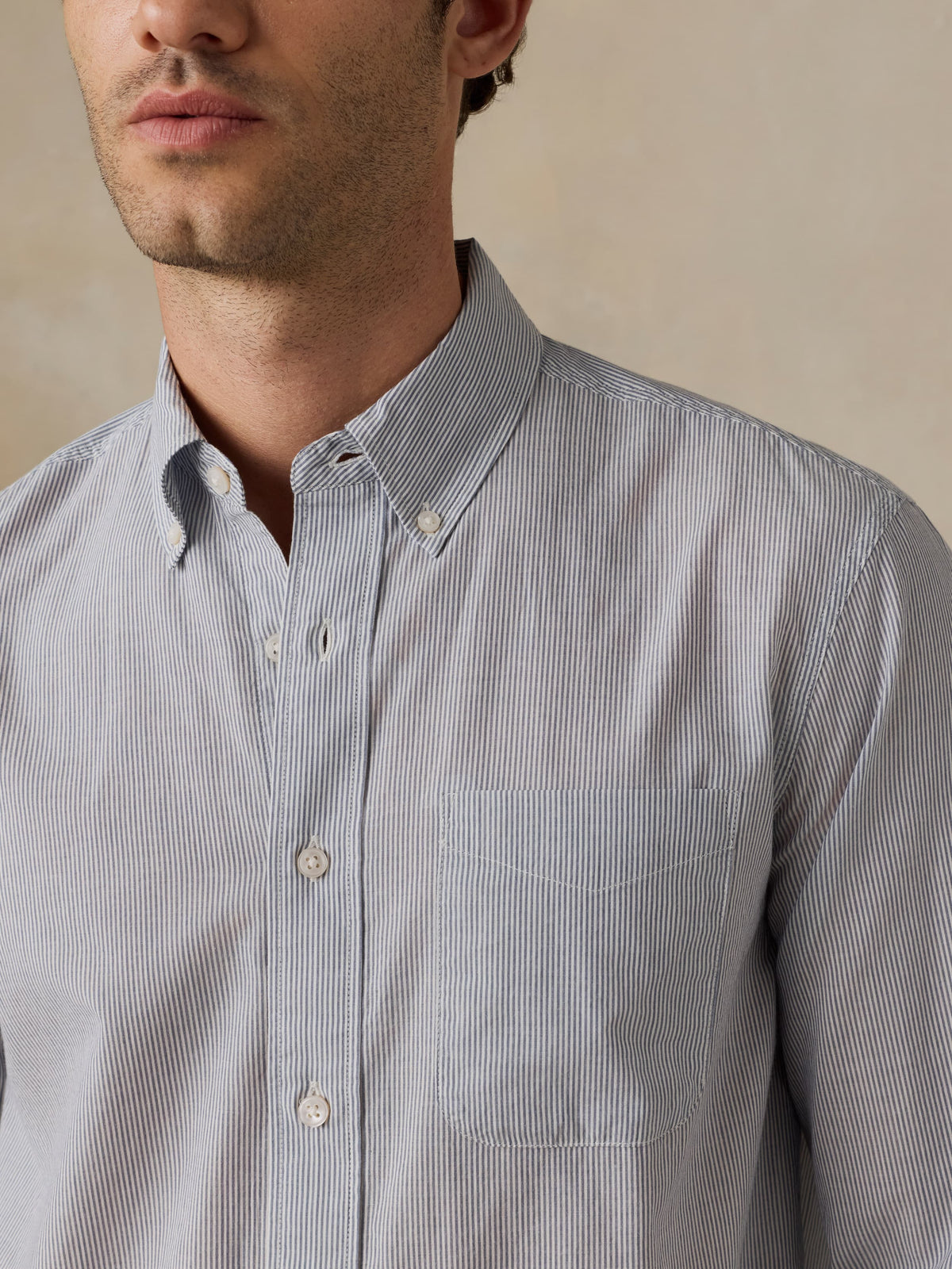 MWU2600-ILT_Ls_Weightless_Cotton_Shirt_OM_DETAIL_1_Web.jpg